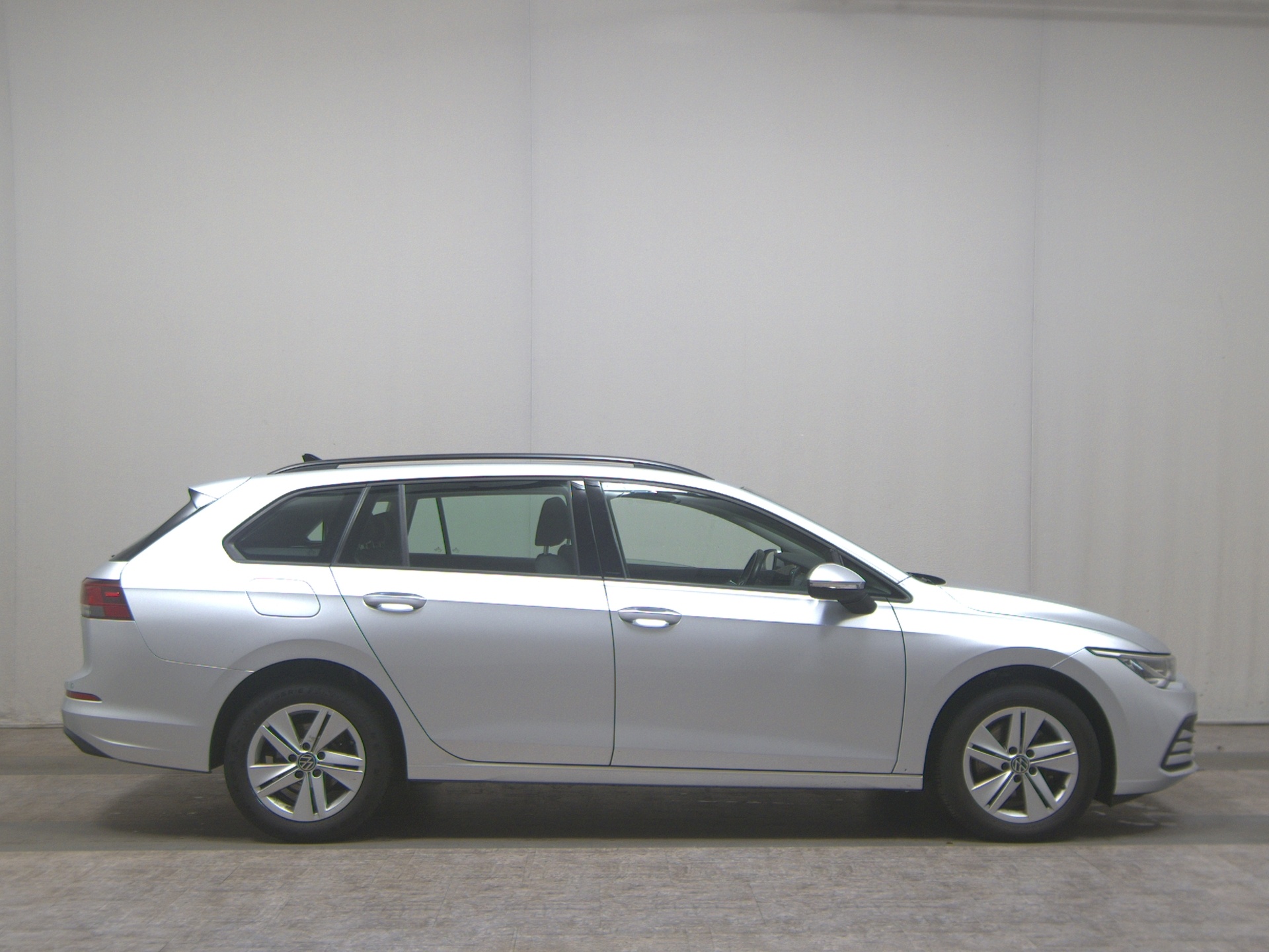 Volkswagen Golf-8 Var. 2.0 TDI Life Navi LED Shz ACC PDC DC