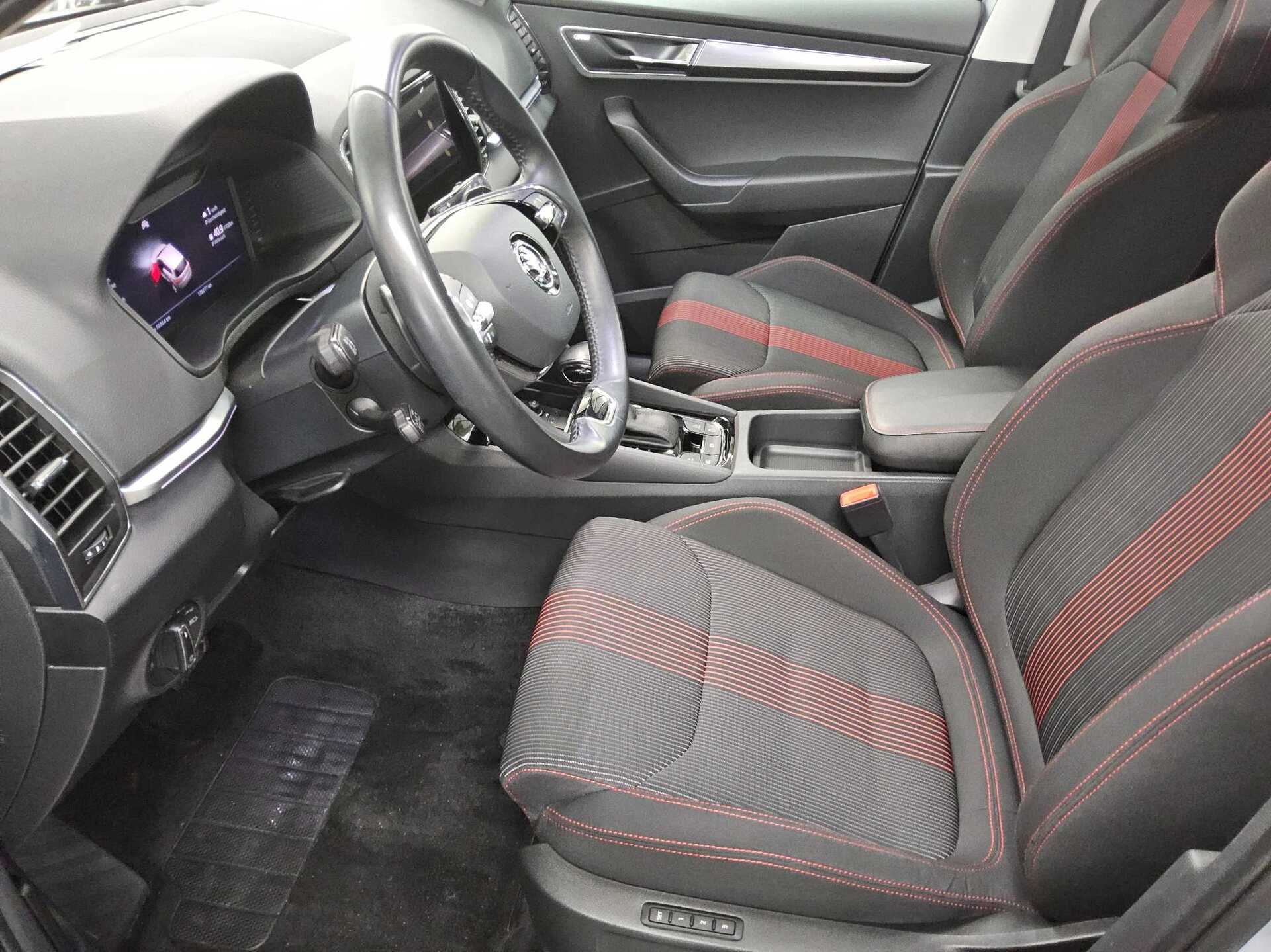 Skoda Karoq 2.0 TDI 4x4 Style DCC Navi LED AID Pano 9