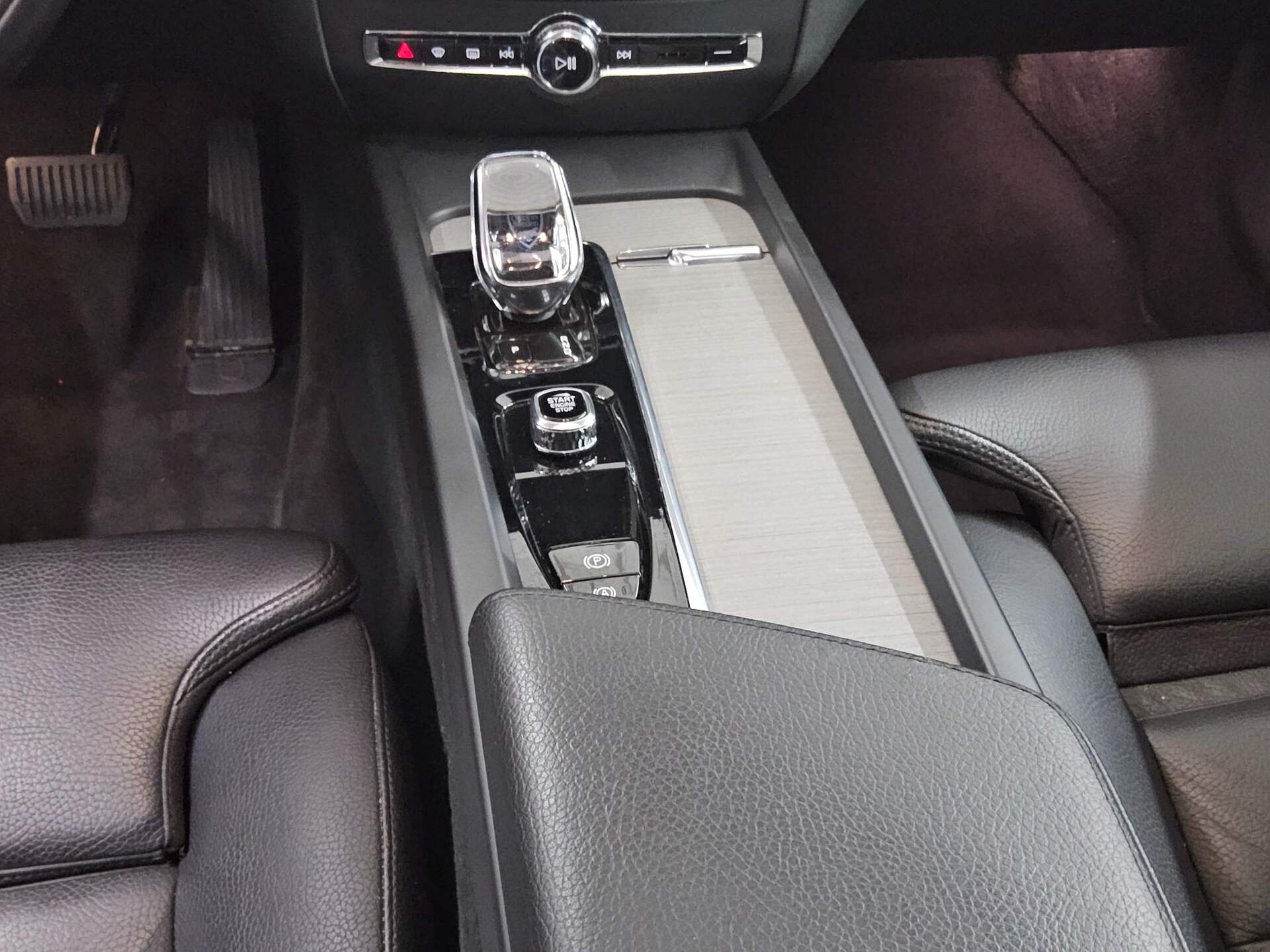 Volvo V60 B4 Inscription Navi LED Panorama AHK Kamera 6