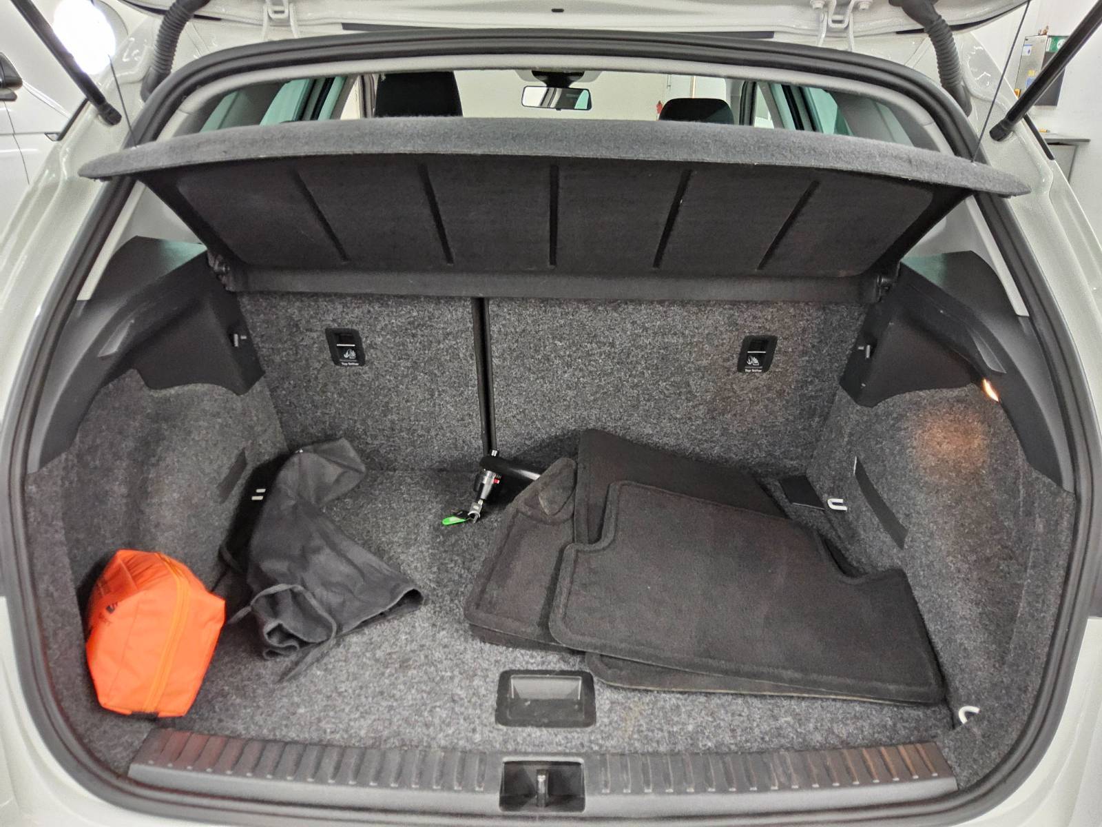 Seat Arona 1.0 TSI Style Navi LED AHK PDC Shz 11