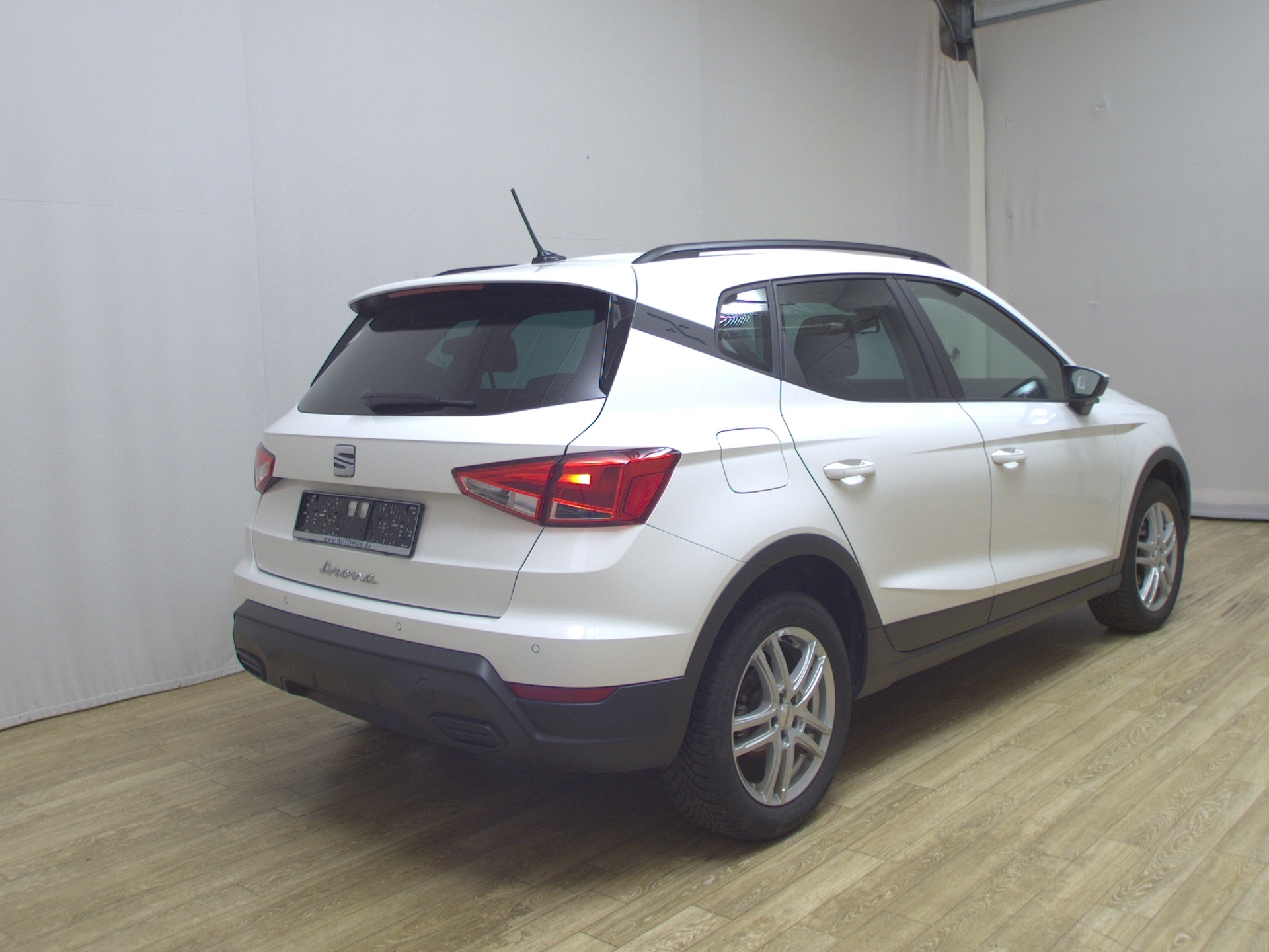 Seat Arona 1.0 TSI Style Navi LED AHK PDC Shz 4