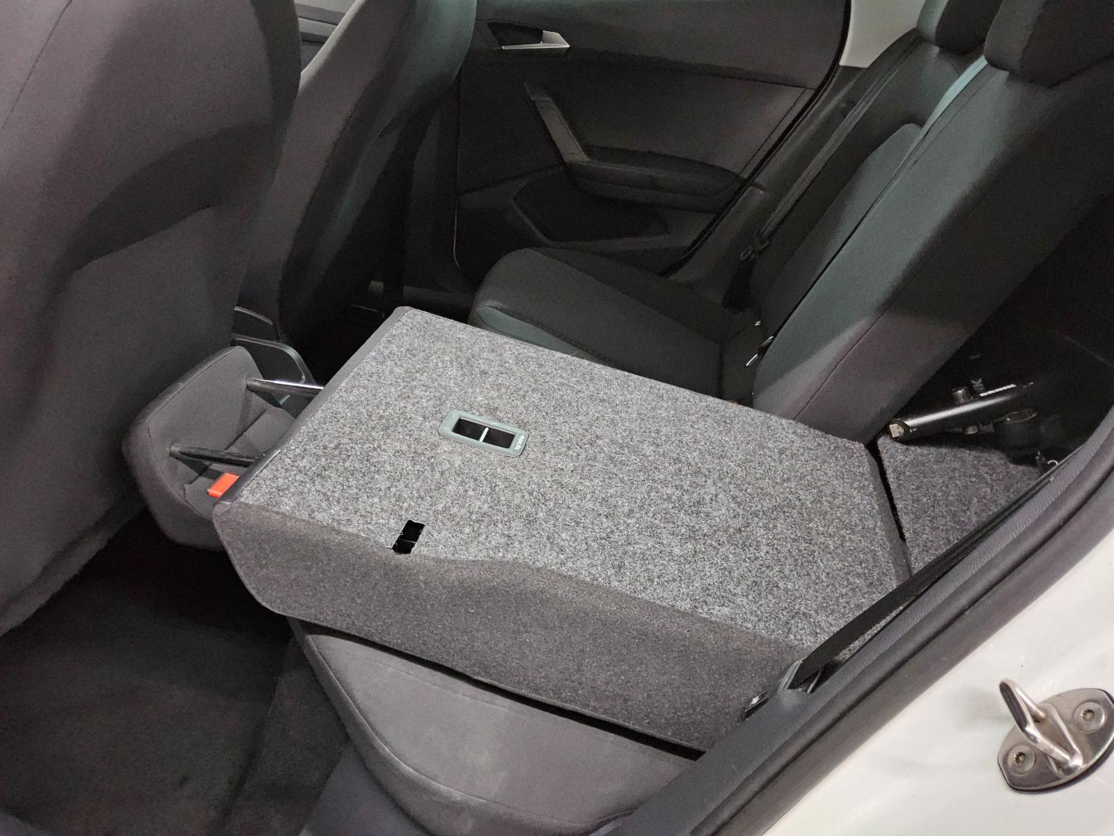 Seat Arona 1.0 TSI Style Navi LED AHK PDC Shz 12