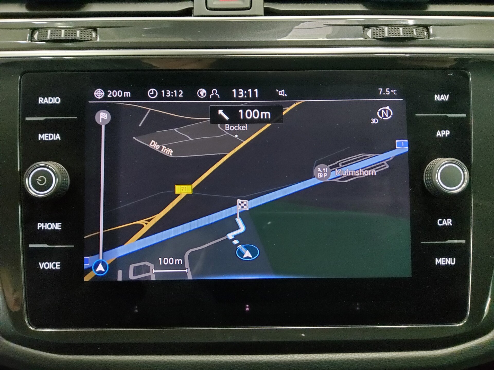 Volkswagen Tiguan 2.0 TDI Life Navi LED RfK AHK ACC PDC Shz 7