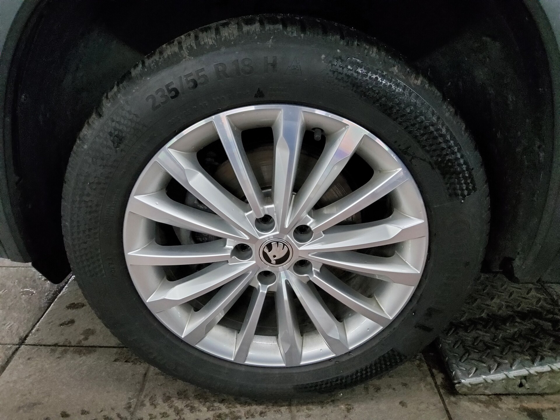 Skoda Kodiaq 1.5 TSI Ambition Navi LED DC RFK AHK 11