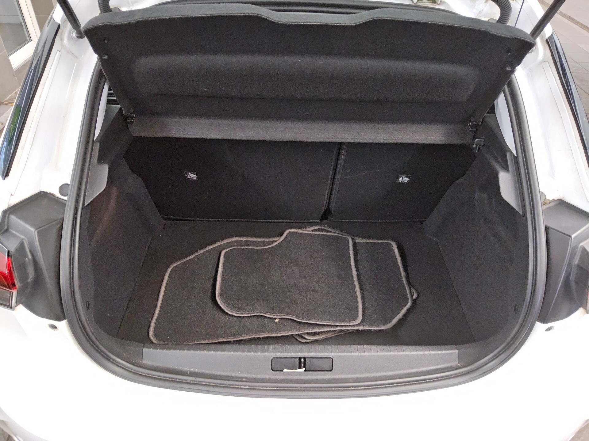 Opel Corsa 1.2 Edition Navi vor. Shz PDC DAB Tempomat 10