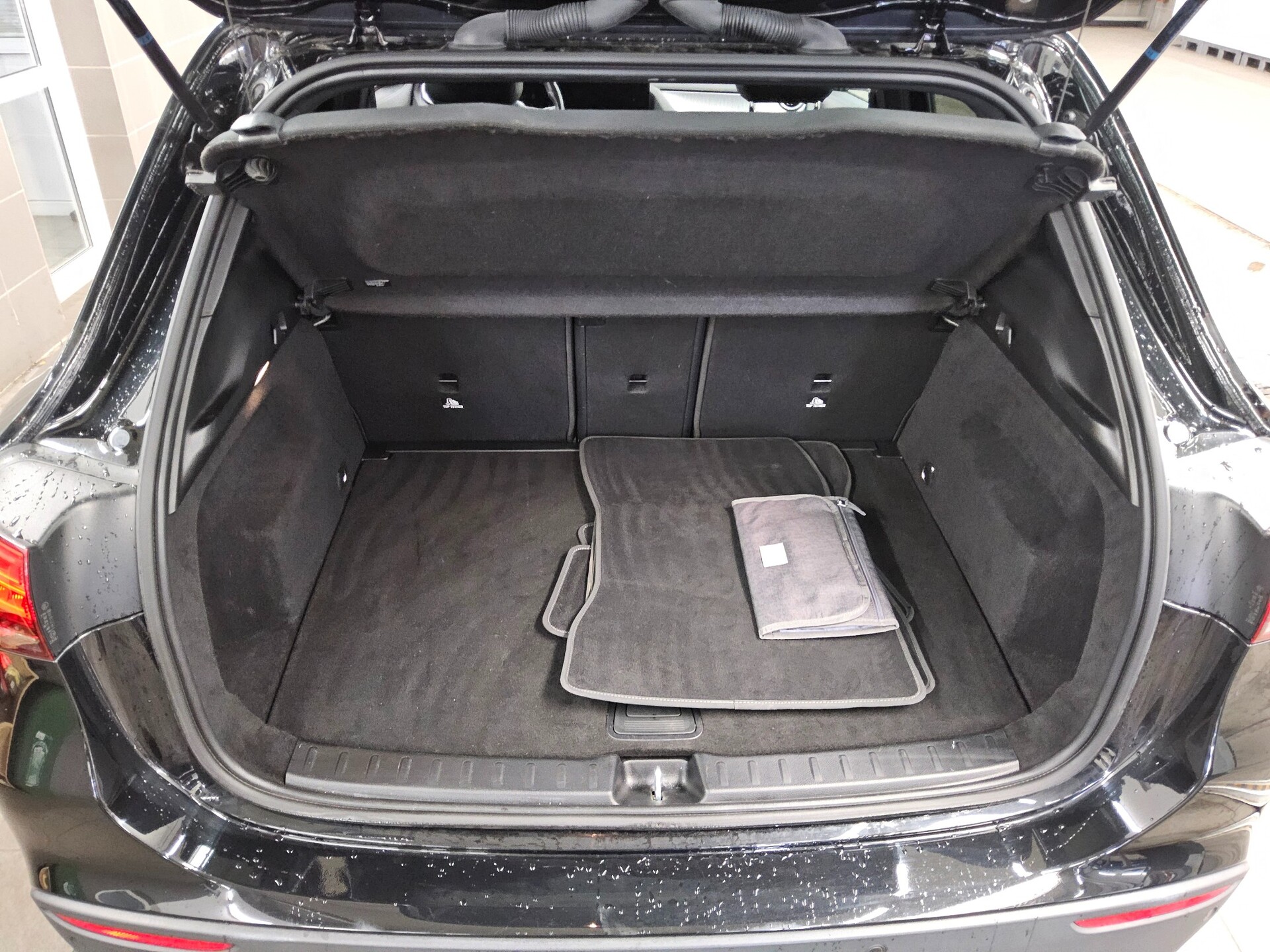 Mercedes-Benz GLA 200 d Progressive T-Leder Navi Sound AHK 12