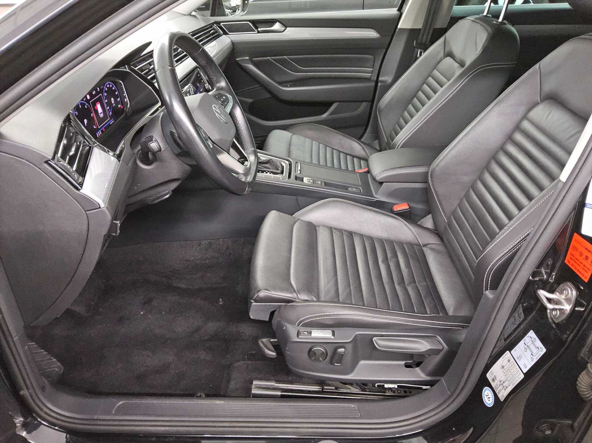 Volkswagen Passat Var. 2.0 TDI Business Leder Navi LED AID 9