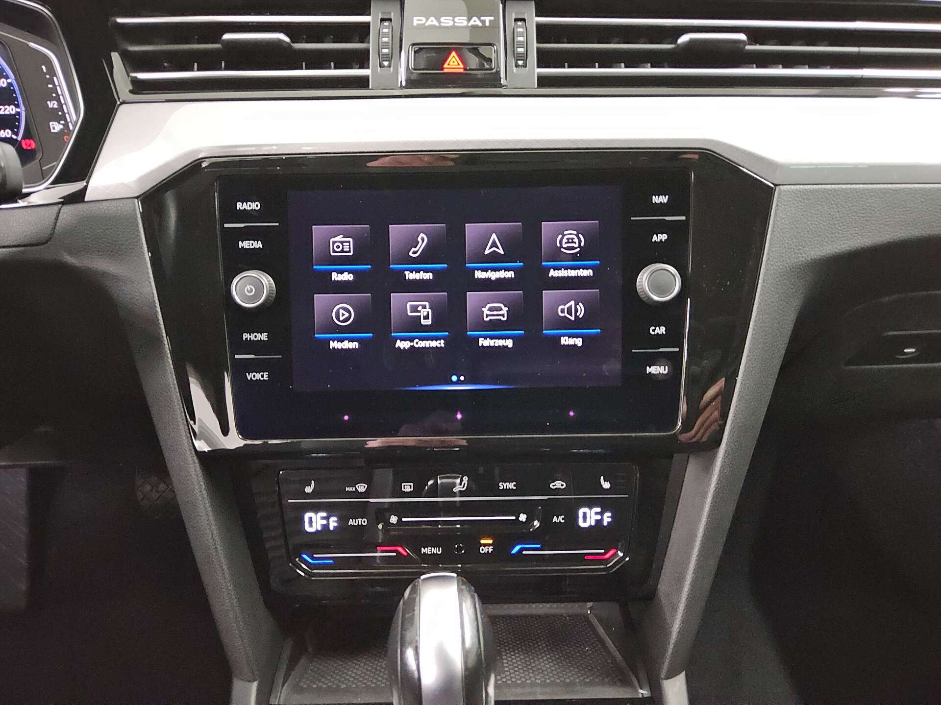 Volkswagen Passat Var. 2.0 TDI Business Leder Navi LED AID 7