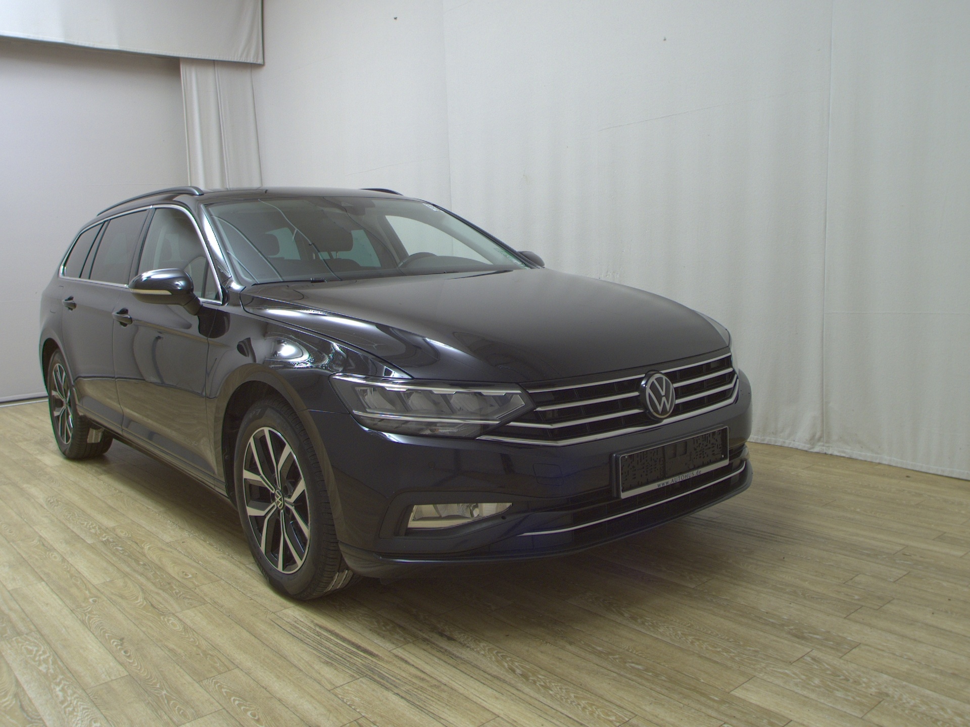 Volkswagen Passat Var. 2.0 TDI Business Leder Navi LED AID 3