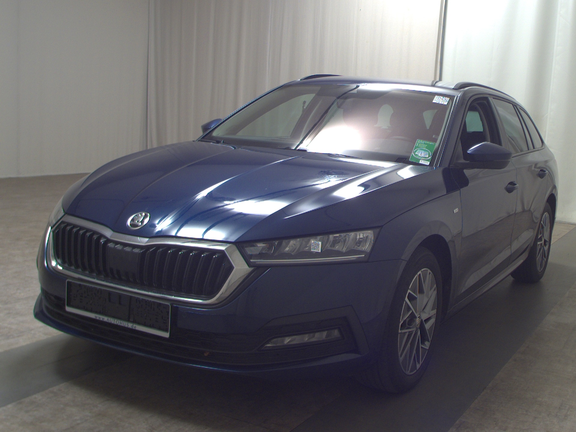 Skoda Octavia Kombi 1.0 TSI Tour Navi LED vc AHK PDC 2