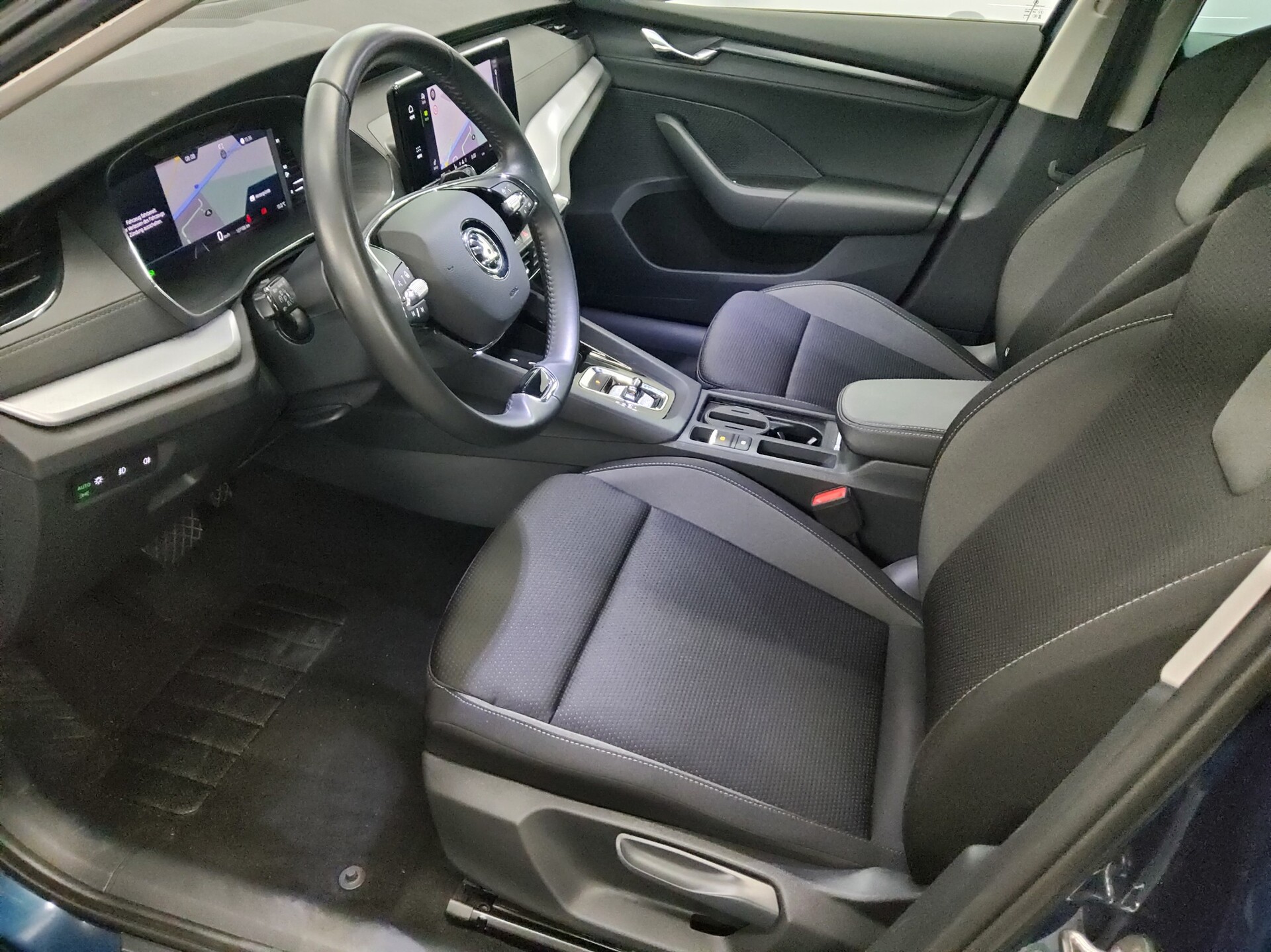 Skoda Octavia Kombi 1.0 TSI Tour Navi LED vc AHK PDC 9