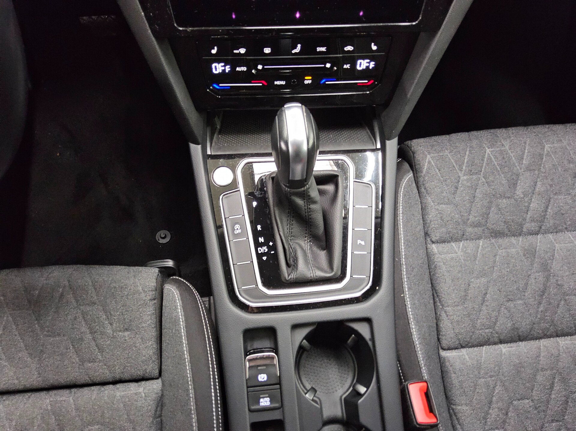 Volkswagen Passat Var. 2.0 TDI Business Navi LED RFK H-K 6