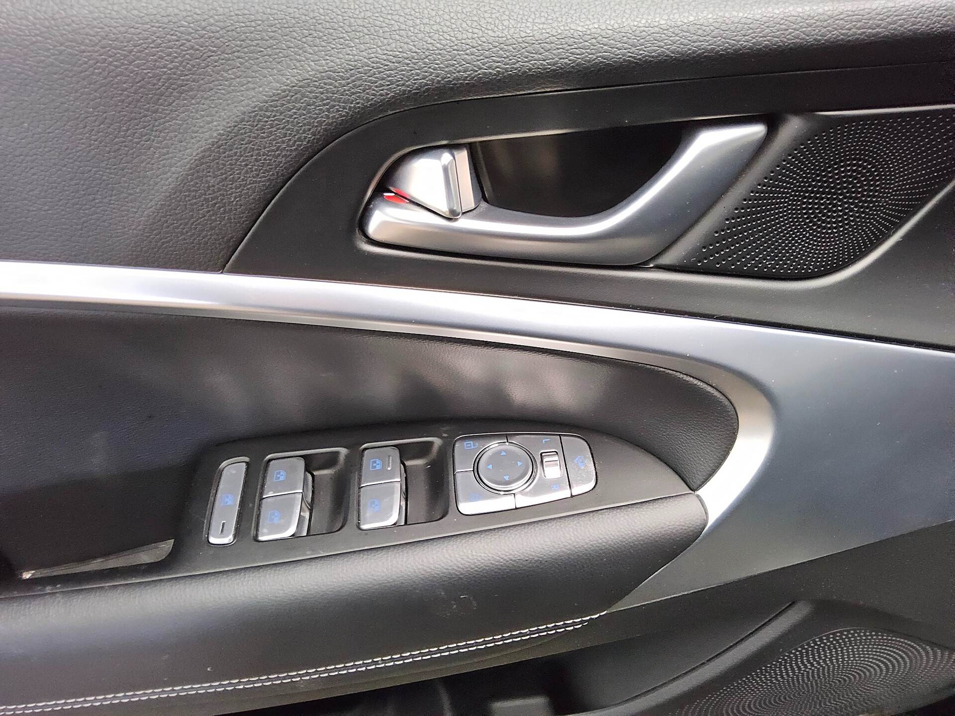 Genesis G70 Leder Navi LED 360° Kamera ACC PDC Shz 10