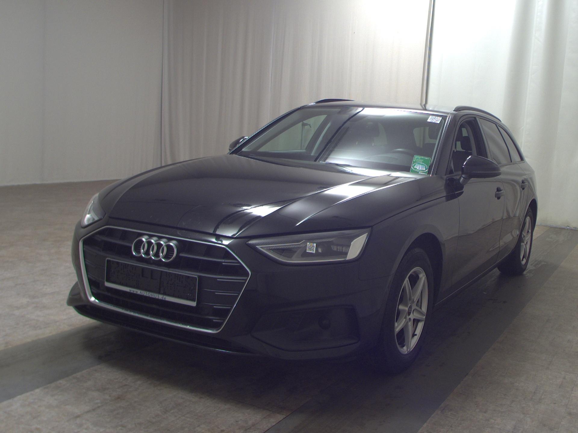 Audi A4 Avant 35 TDI Navi LED RFK HuD AHK ACC Shz PDC 2