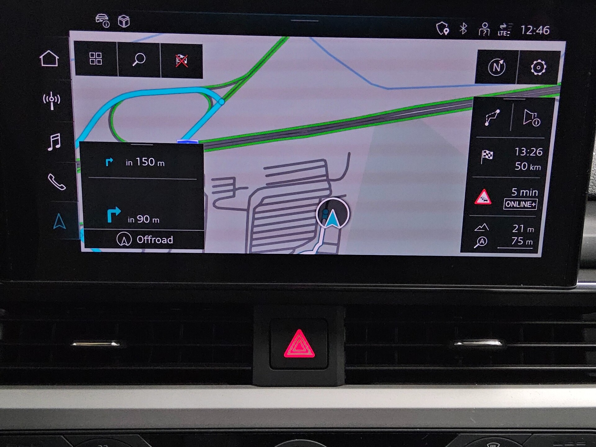 Audi A4 Avant 35 TDI Navi LED RFK HuD AHK ACC Shz PDC 7