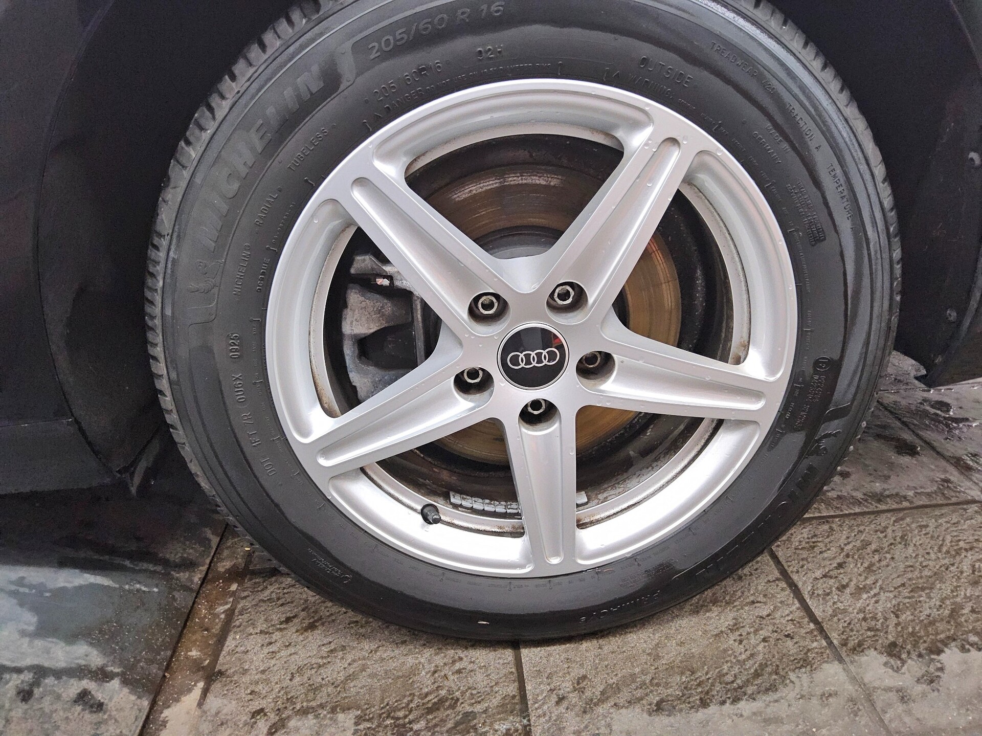 Audi A4 Avant 35 TDI Navi LED RFK HuD AHK ACC Shz PDC 10