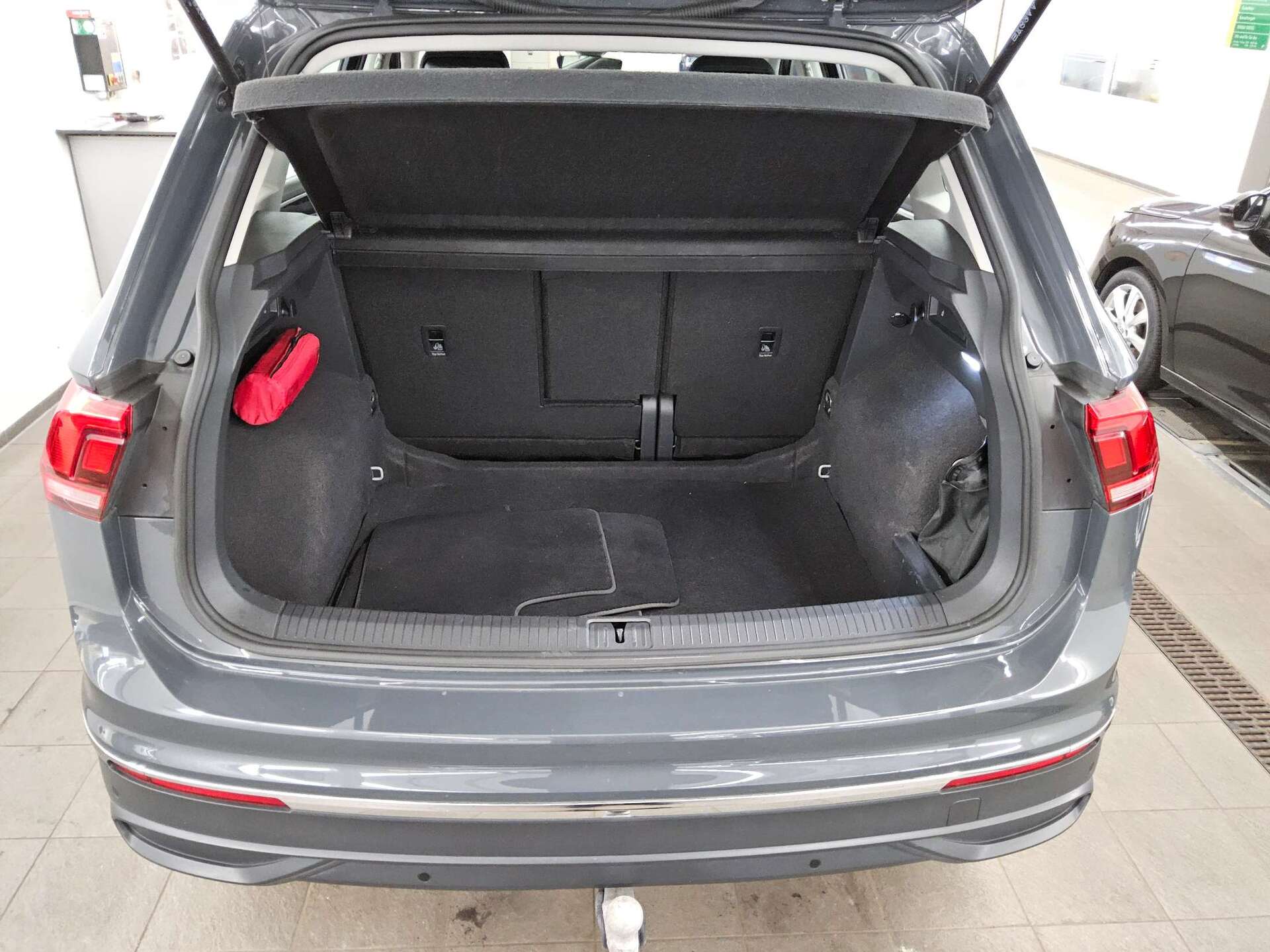 Volkswagen Tiguan 2.0 TDI Life Navi LED RFK AHK 11