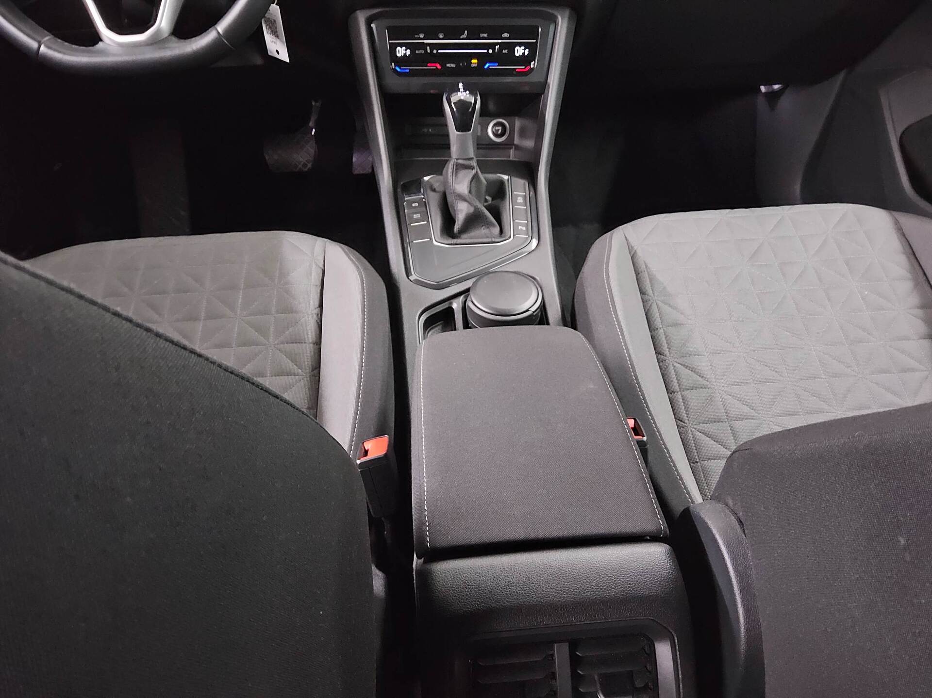 Volkswagen Tiguan 2.0 TDI Life Navi LED RFK AHK 6