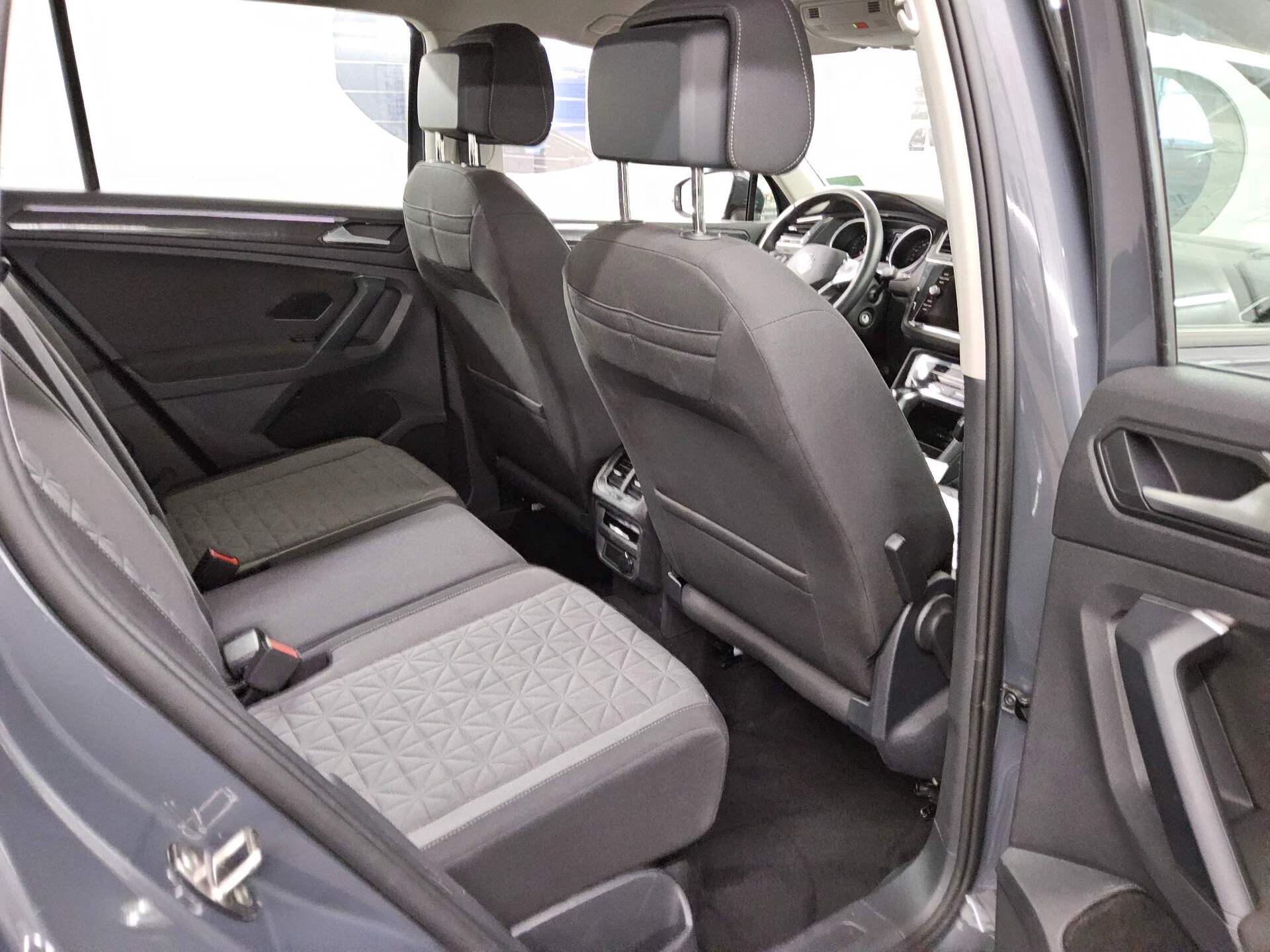 Volkswagen Tiguan 2.0 TDI Life Navi LED RFK AHK 13