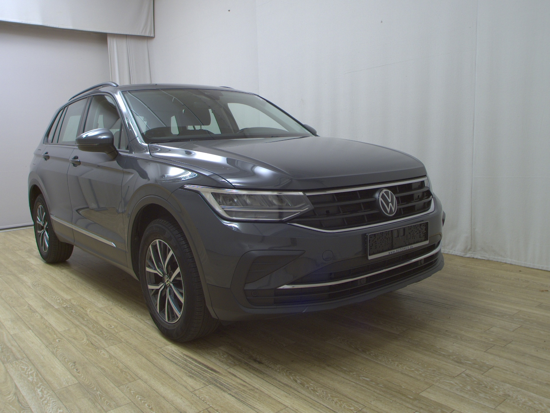 Volkswagen Tiguan 2.0 TDI Life Navi LED RFK AHK 3