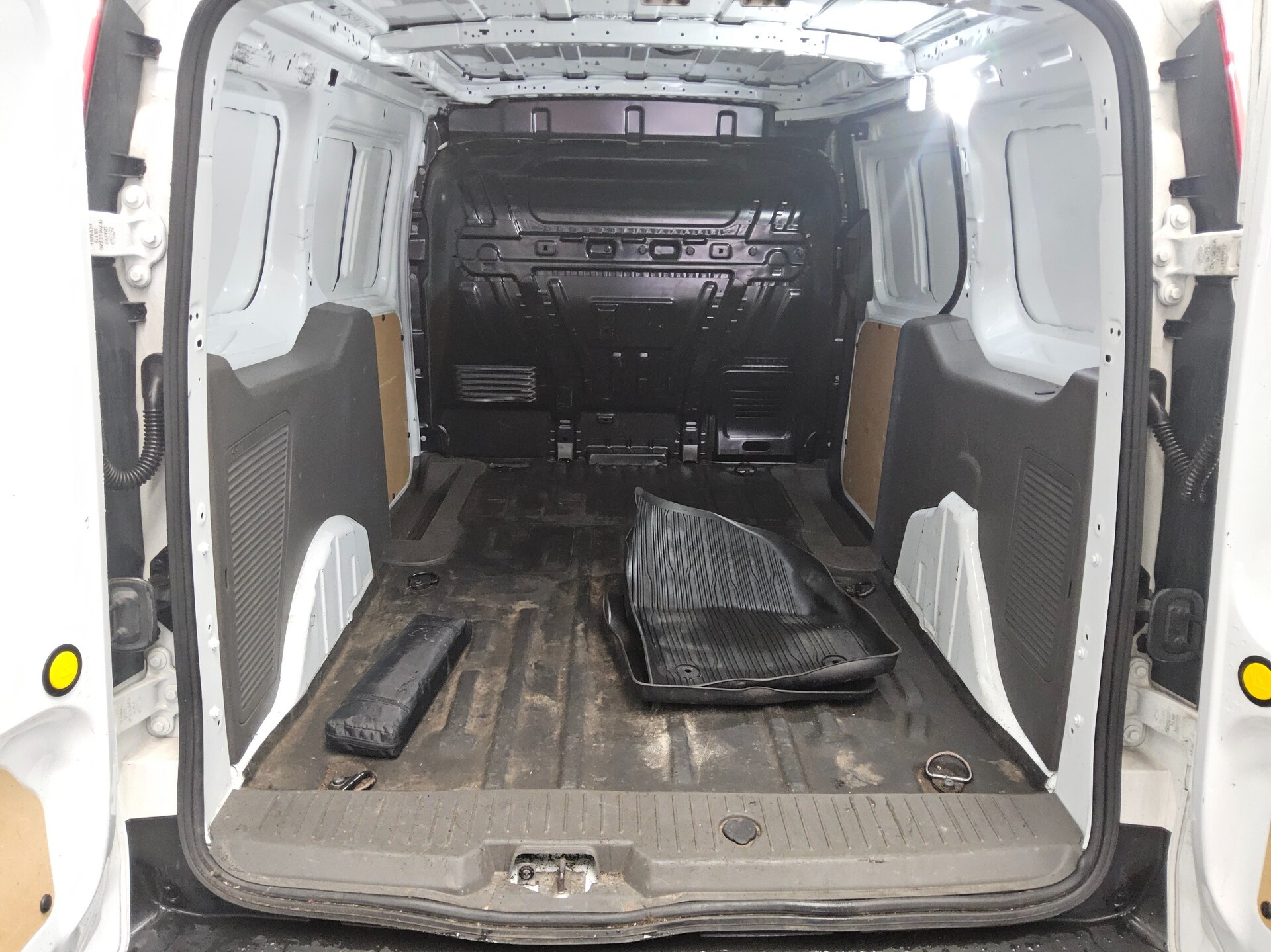 Ford Transit Connect 1.5 EB L2 Xenon PDC Shz Tempomat 12