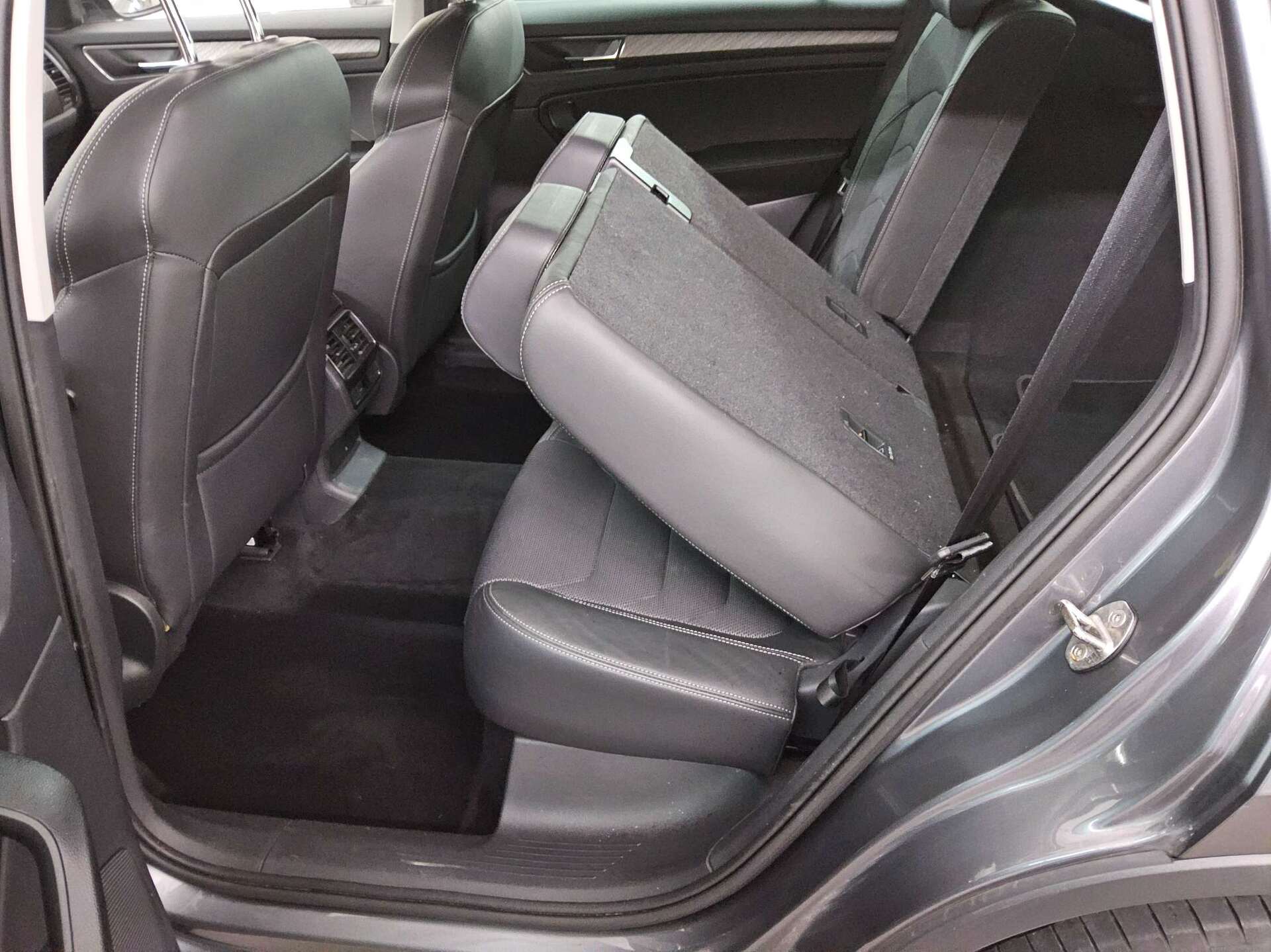 Skoda Kodiaq 2.0 TDI Style T-Leder Navi LED vc ACC RfK 13