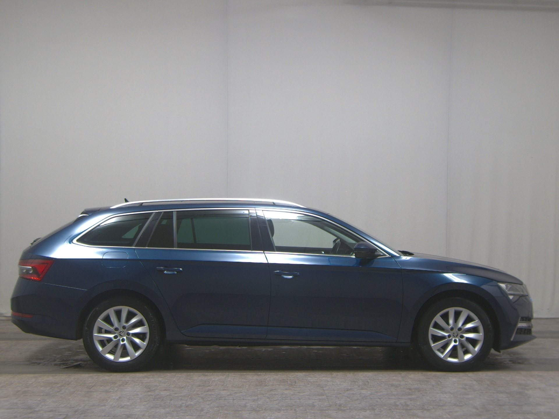 Skoda Superb Kombi 1.4 TSI iV Style Navi LED vc RfK