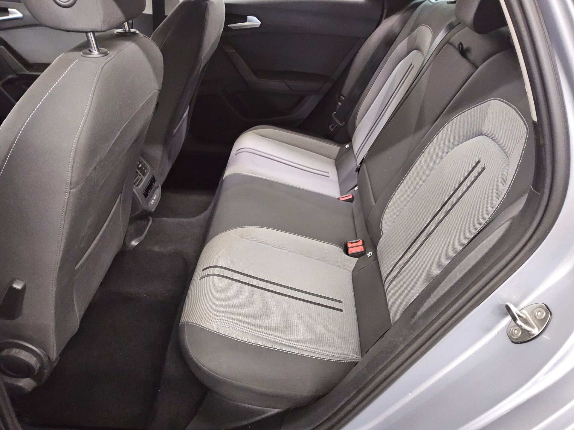 Seat Leon Sportstourer 2.0 TDI Style Navi AHK LED 13