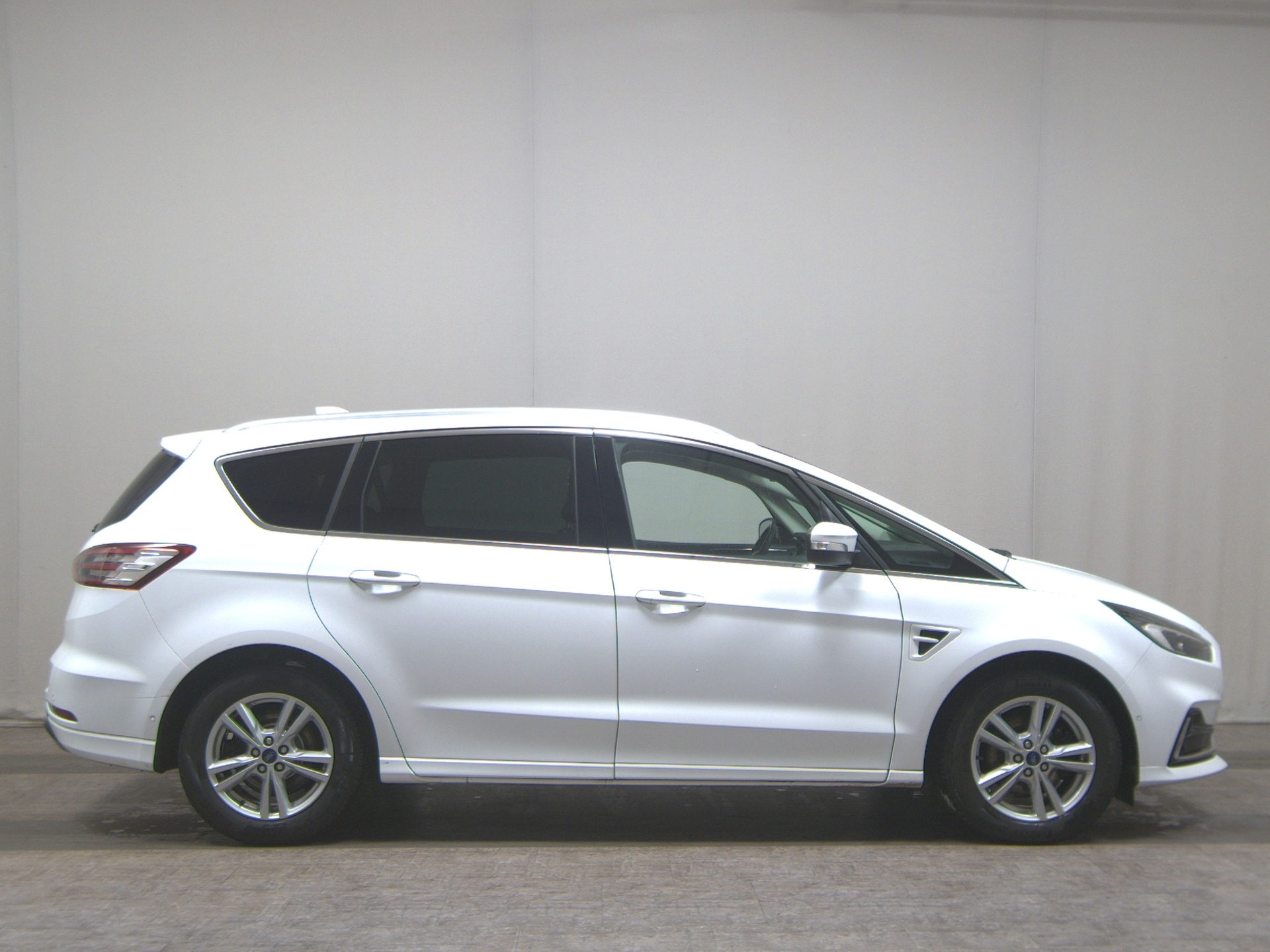 Ford S-Max 2.0 EB Titanium Leder Navi LED Kamera ACC