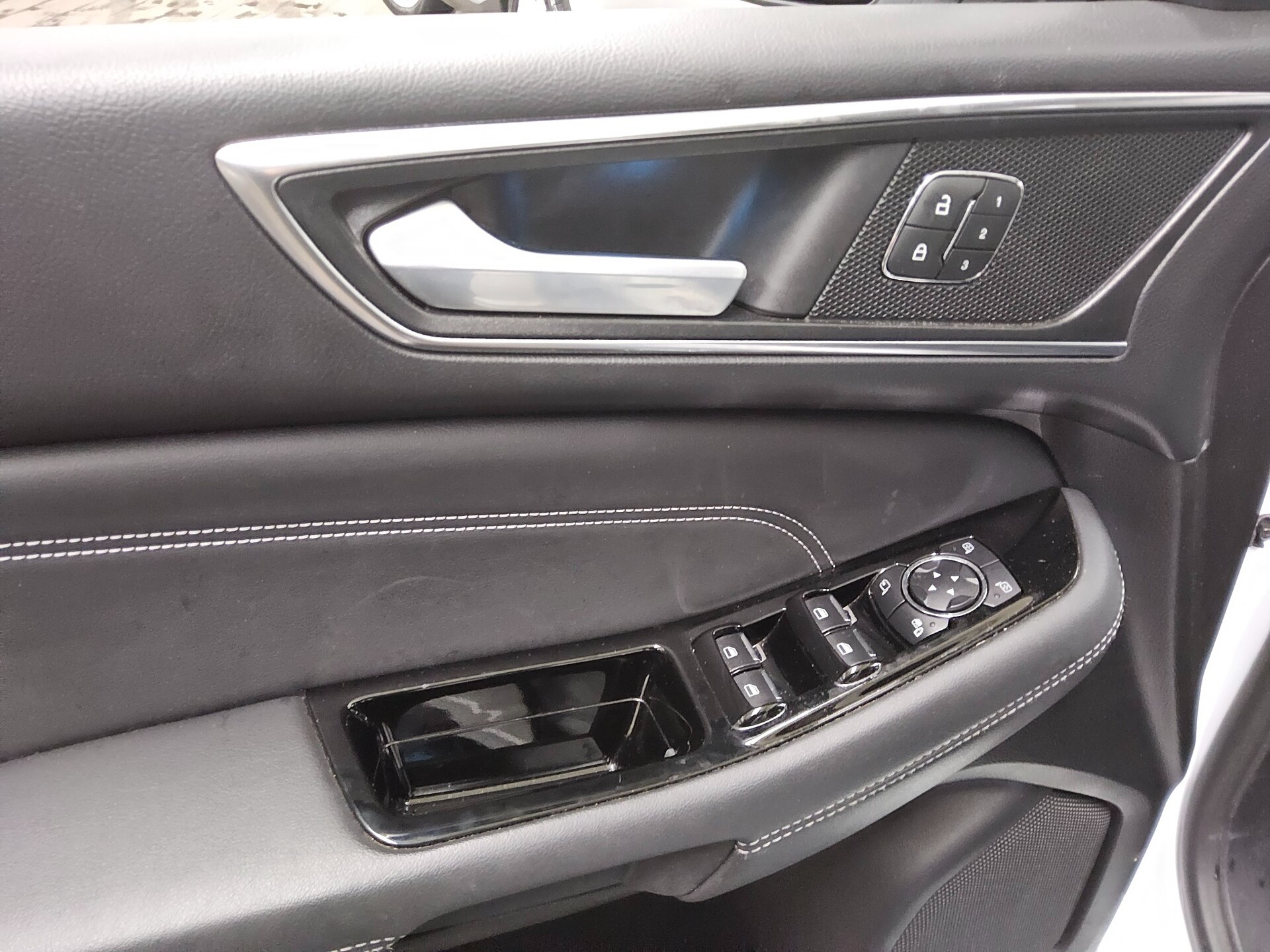 Ford S-Max 2.0 EB Titanium Leder Navi LED Kamera ACC 9