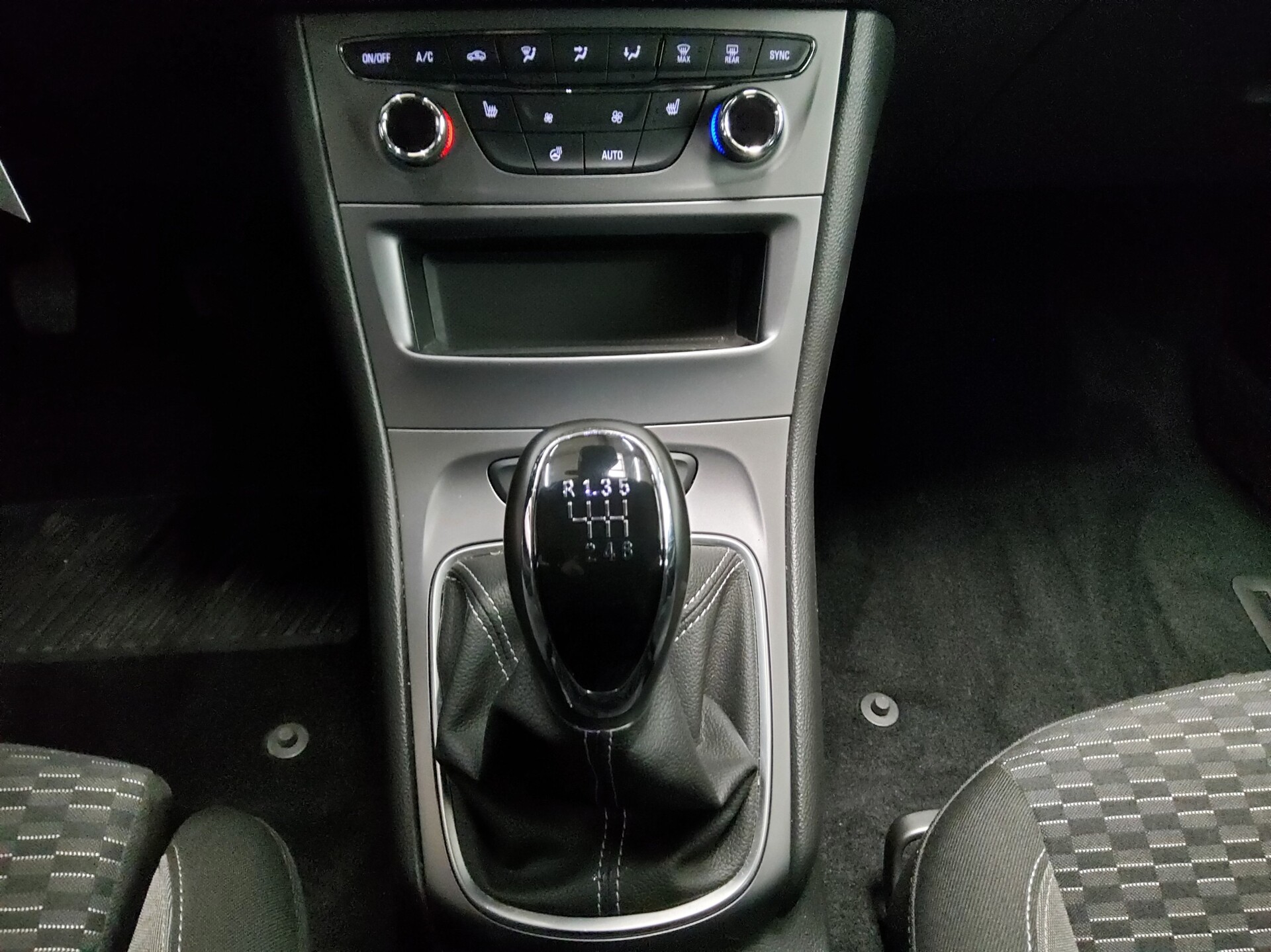 Opel Astra 1.2 Turbo Business Ed. Navi LED DAB PDC 6