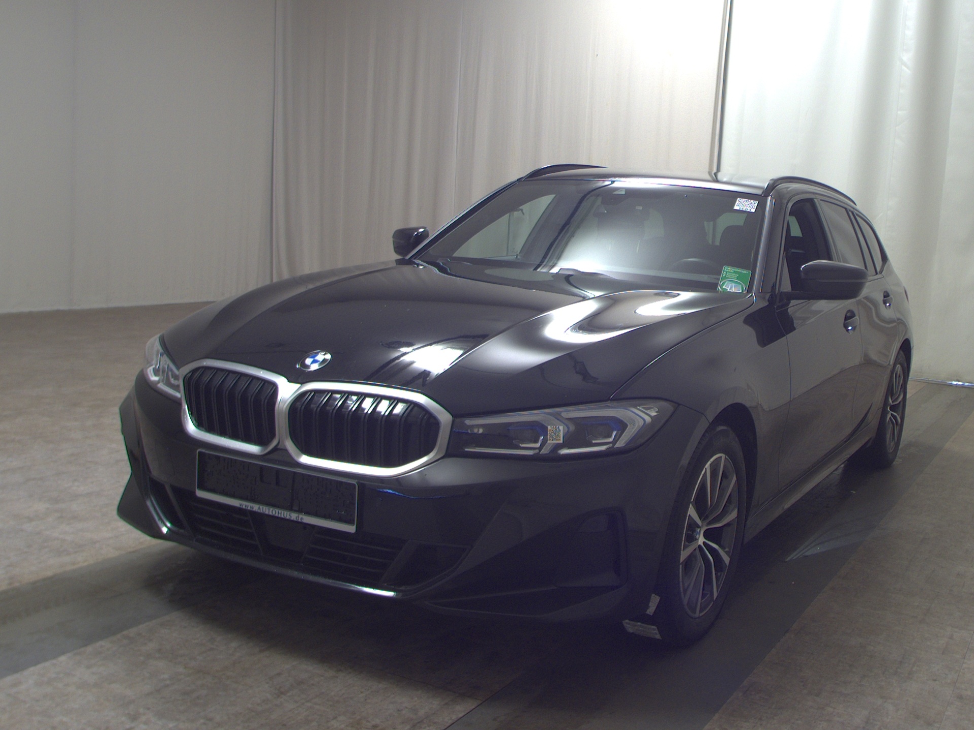 BMW 318dA Touring Leder Navi LED RFK ACC Ambiente 2