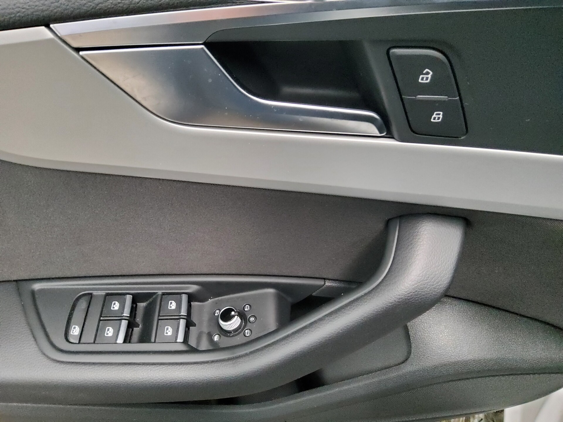 Audi A4 Avant 30 TDI Navi+ LED PDC ACC 9