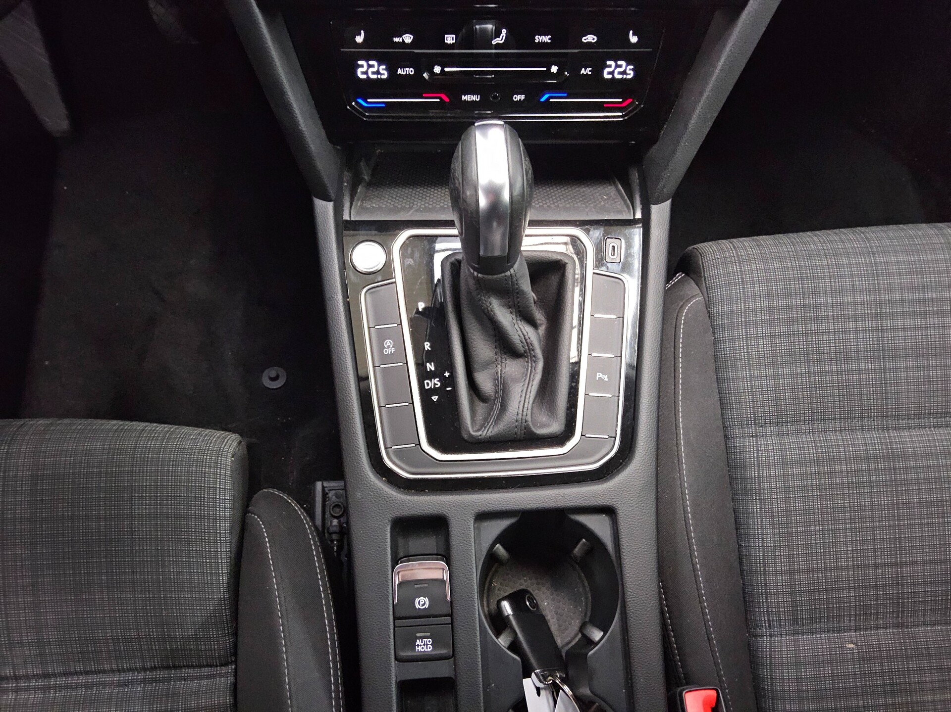 Volkswagen Passat Var. 2.0 TDI Business Navi LED RFK ACC 6