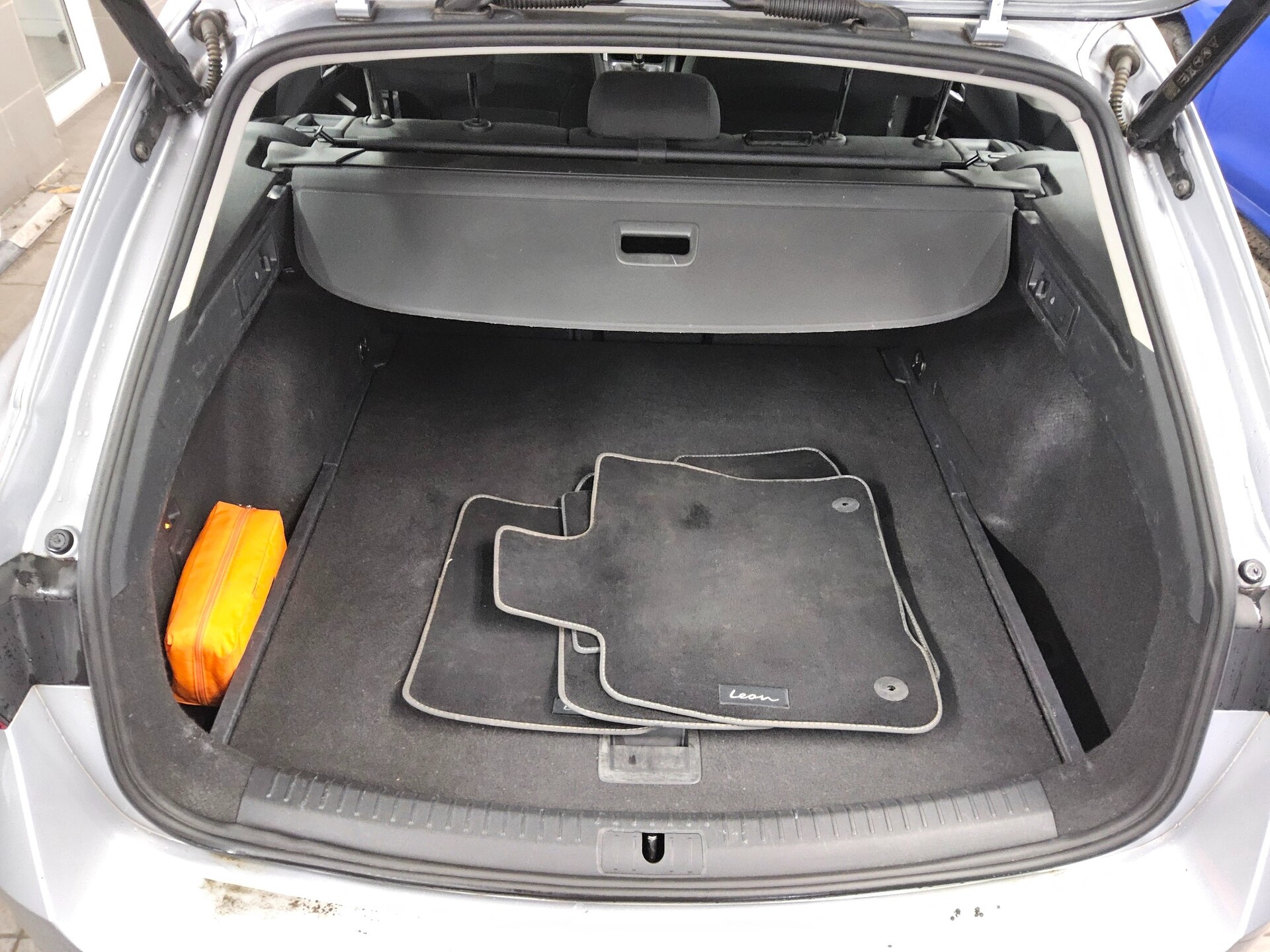 Seat Leon Sportstourer 2.0 TDI Style Navi LED AHK RfK 12