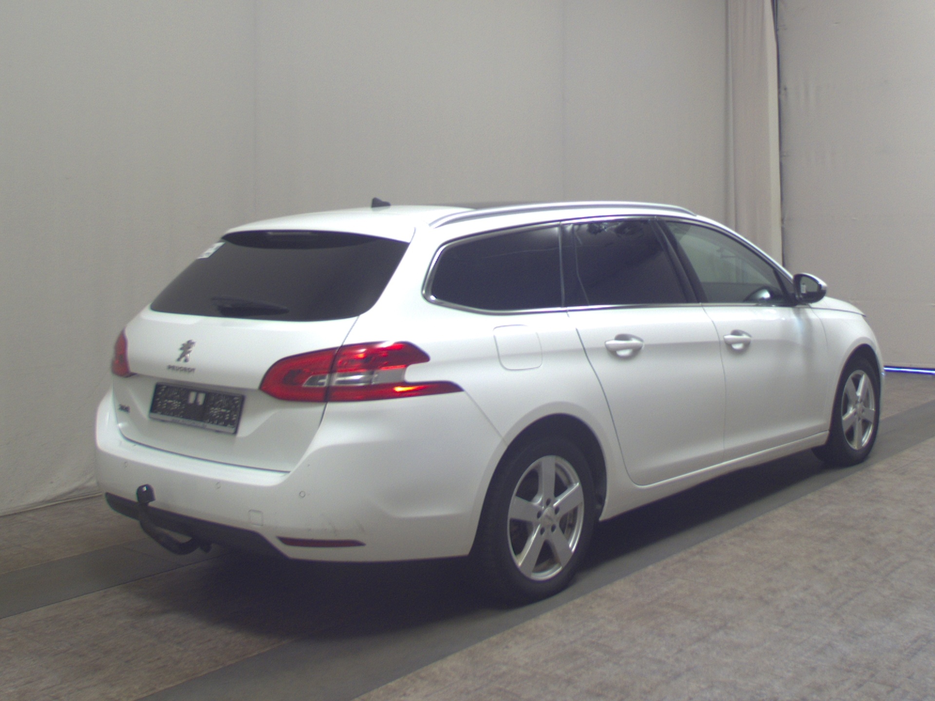 Peugeot 308 1.5 BlueHDi 130 Allure T-Leder Navi Pano AHK 4