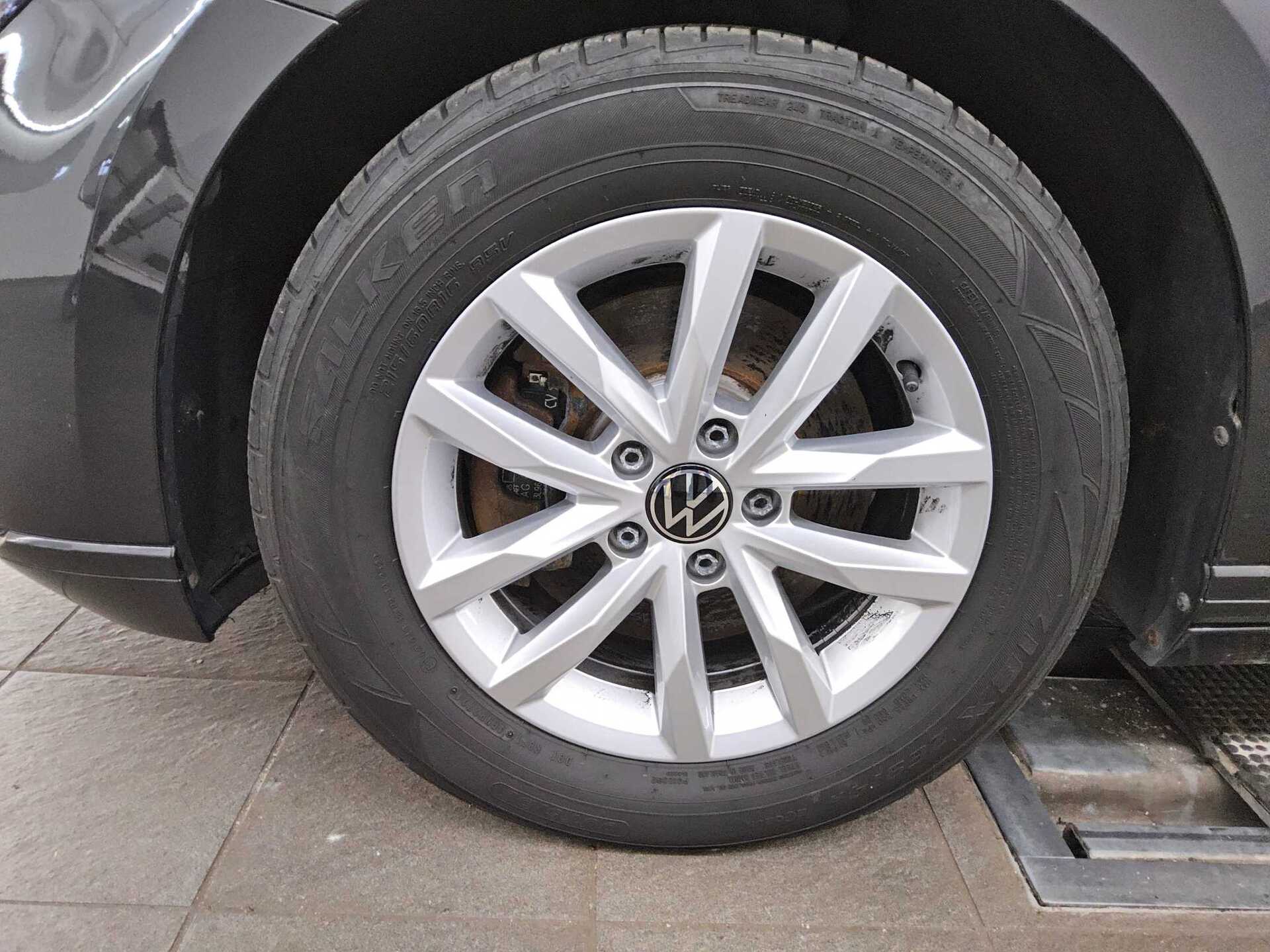 Volkswagen Passat Var. 2.0 TDI Business Navi LED AID RFK 11