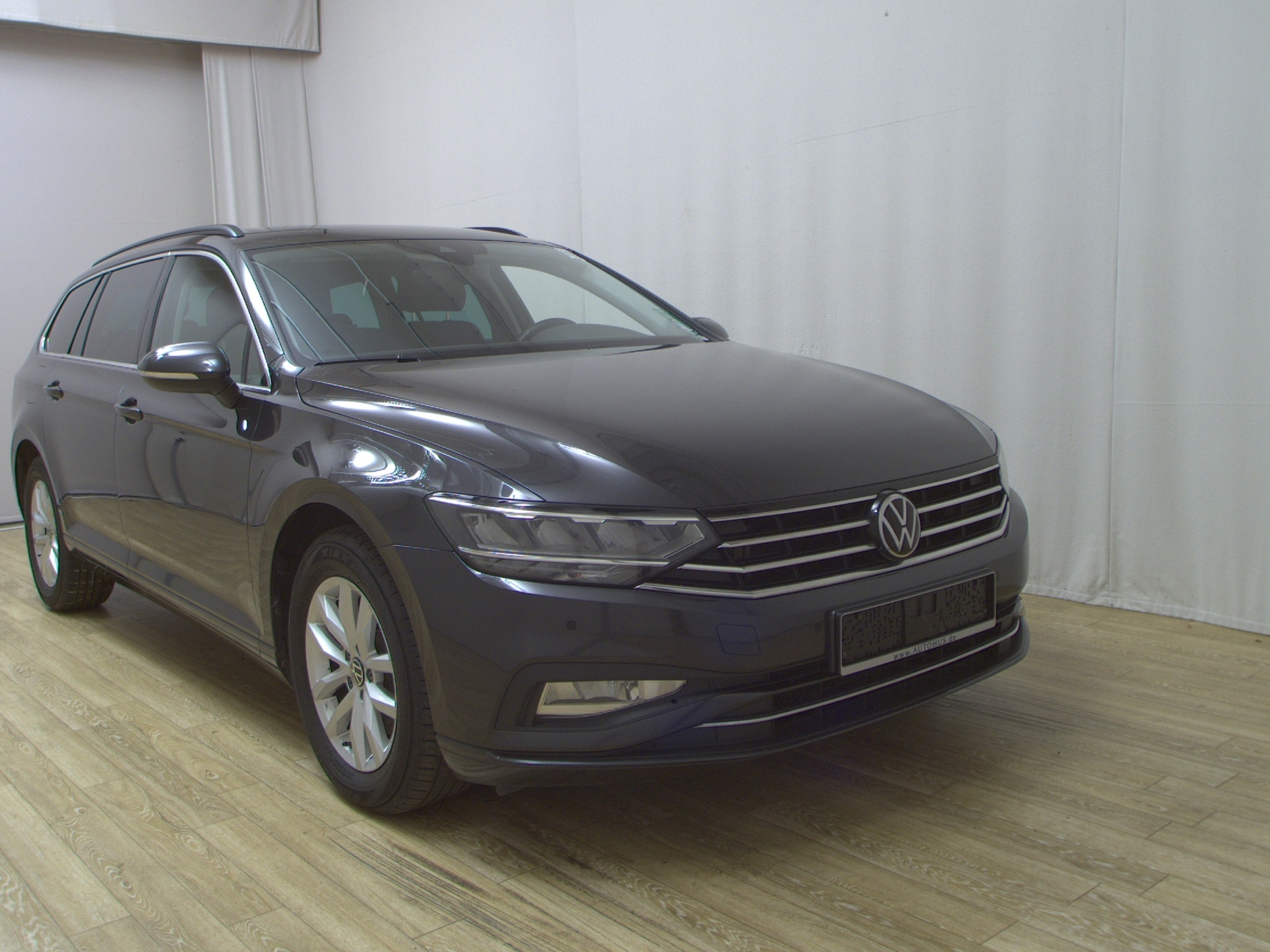 Volkswagen Passat Var. 2.0 TDI Business Navi LED AID RFK 3