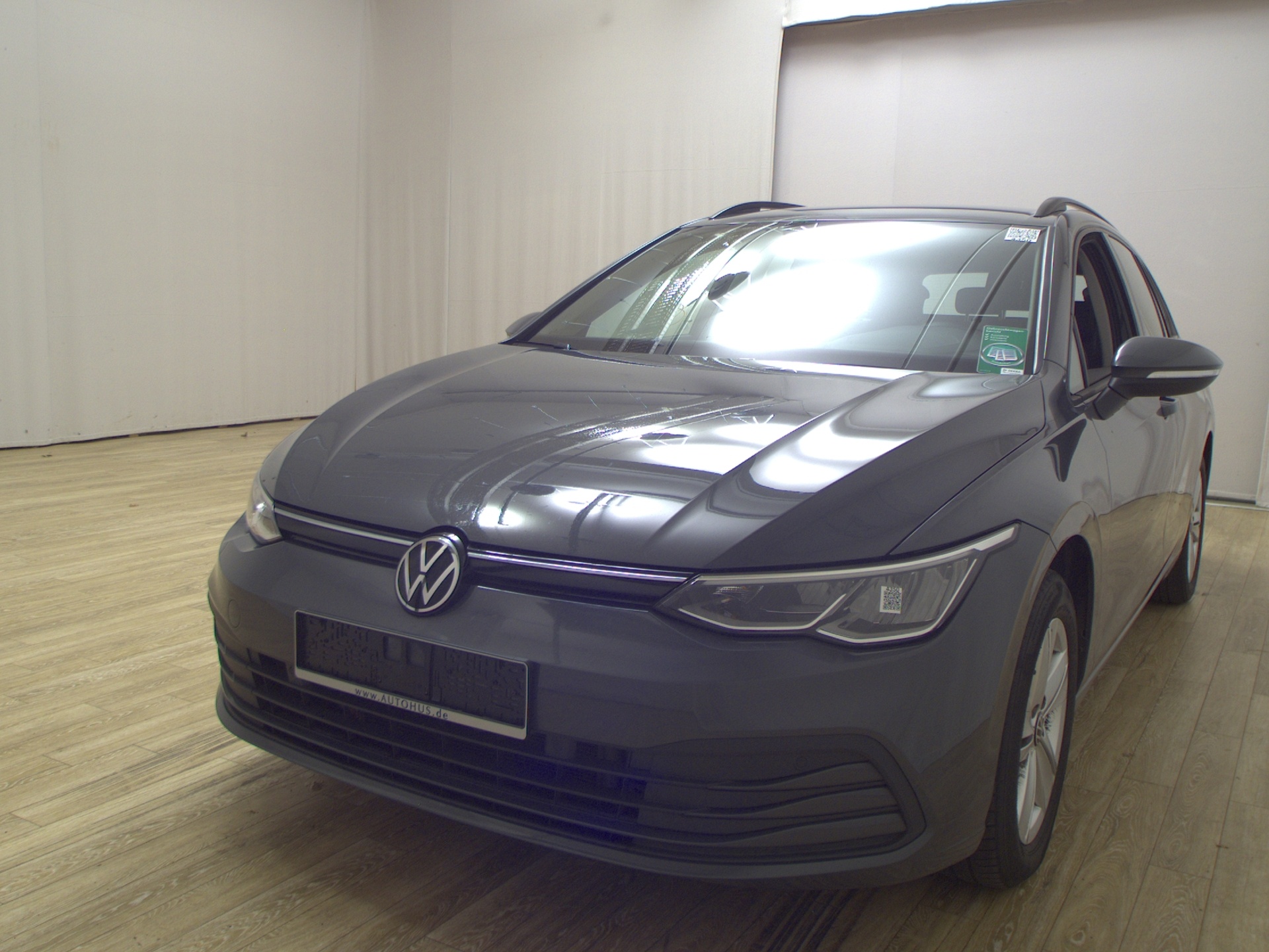 Volkswagen Golf-8 Var. 2.0 TDI Life Navi LED DC AHK ACC Shz 2