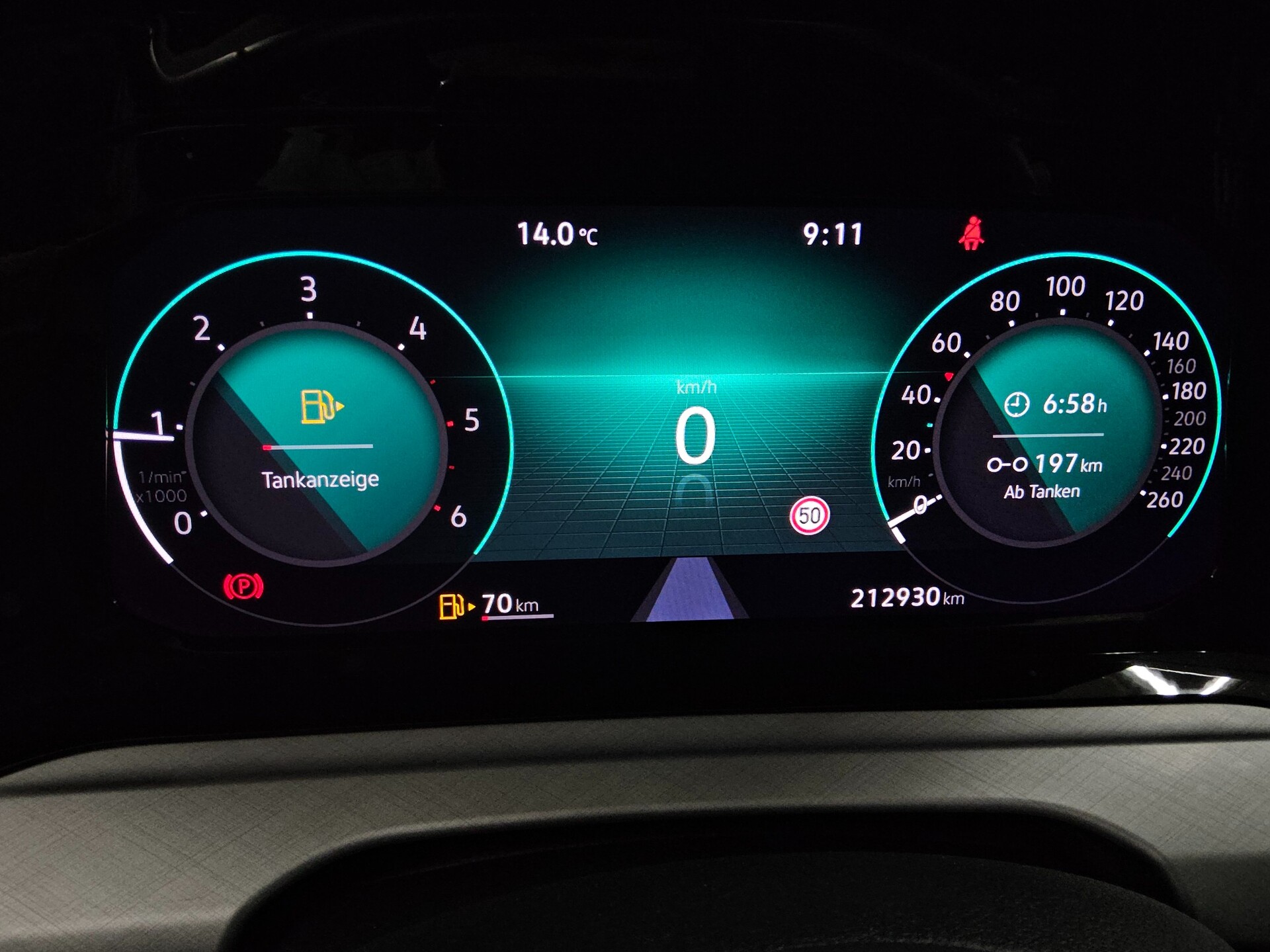 Volkswagen Golf-8 Var. 2.0 TDI Life Navi LED DC AHK PDC 8