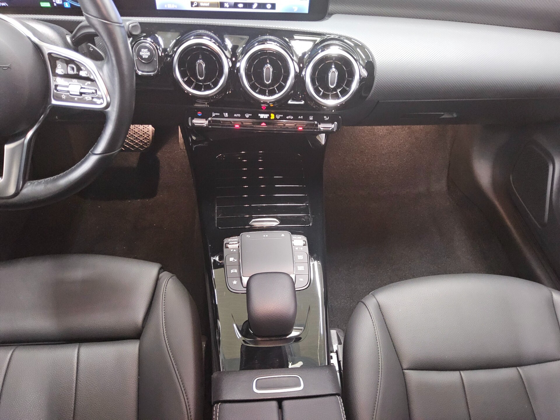 Mercedes-Benz CLA 250 e Progressive Leder Navi LED RFK 6