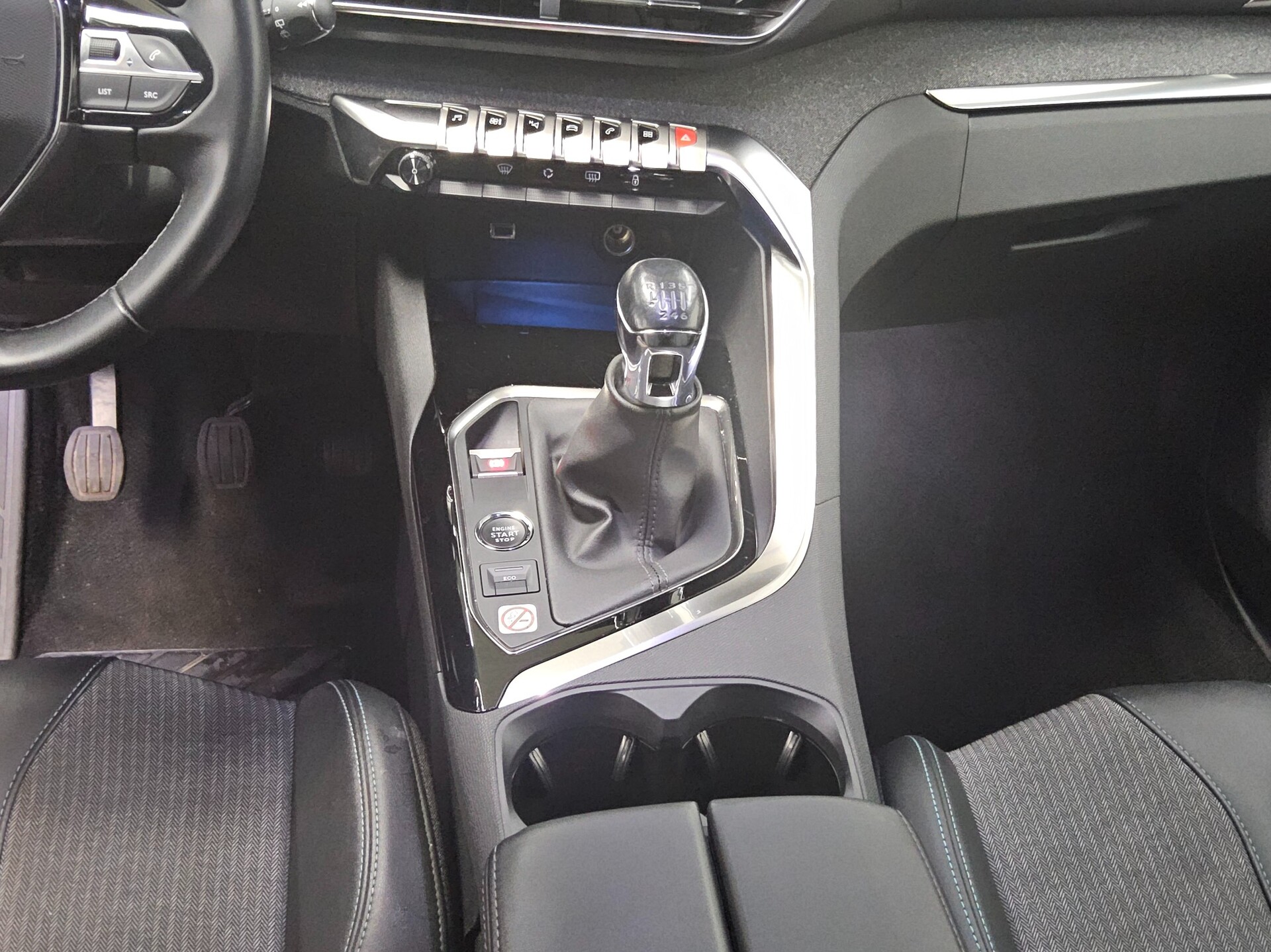 Peugeot 3008 1.2 PureTech Allure Navi LED DigiTacho 6