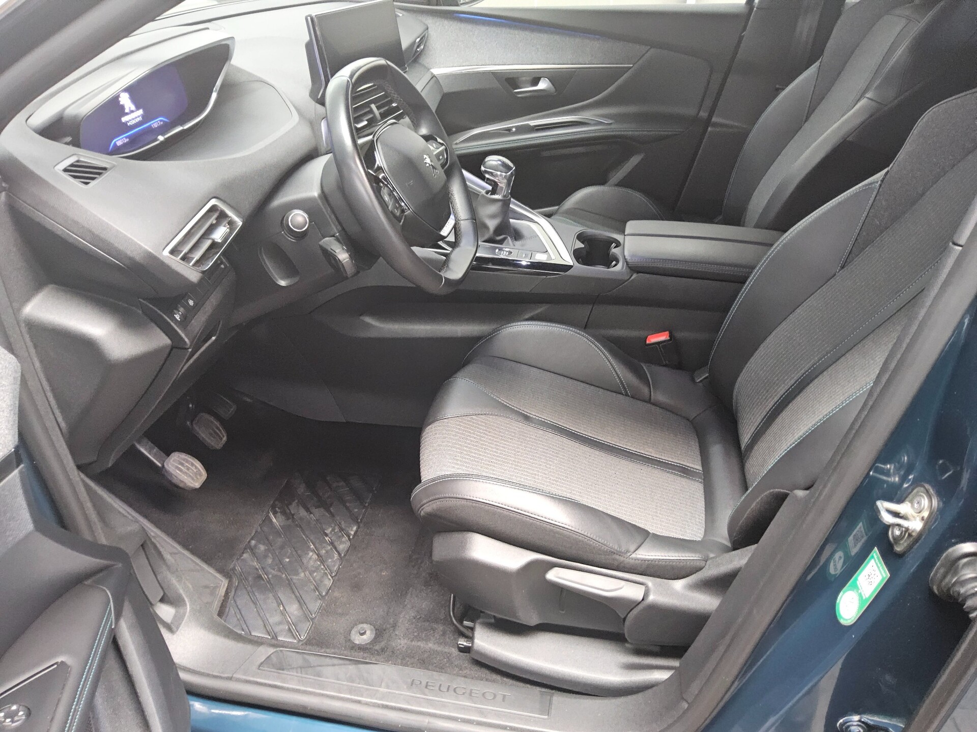 Peugeot 3008 1.2 PureTech Allure Navi LED DigiTacho 9