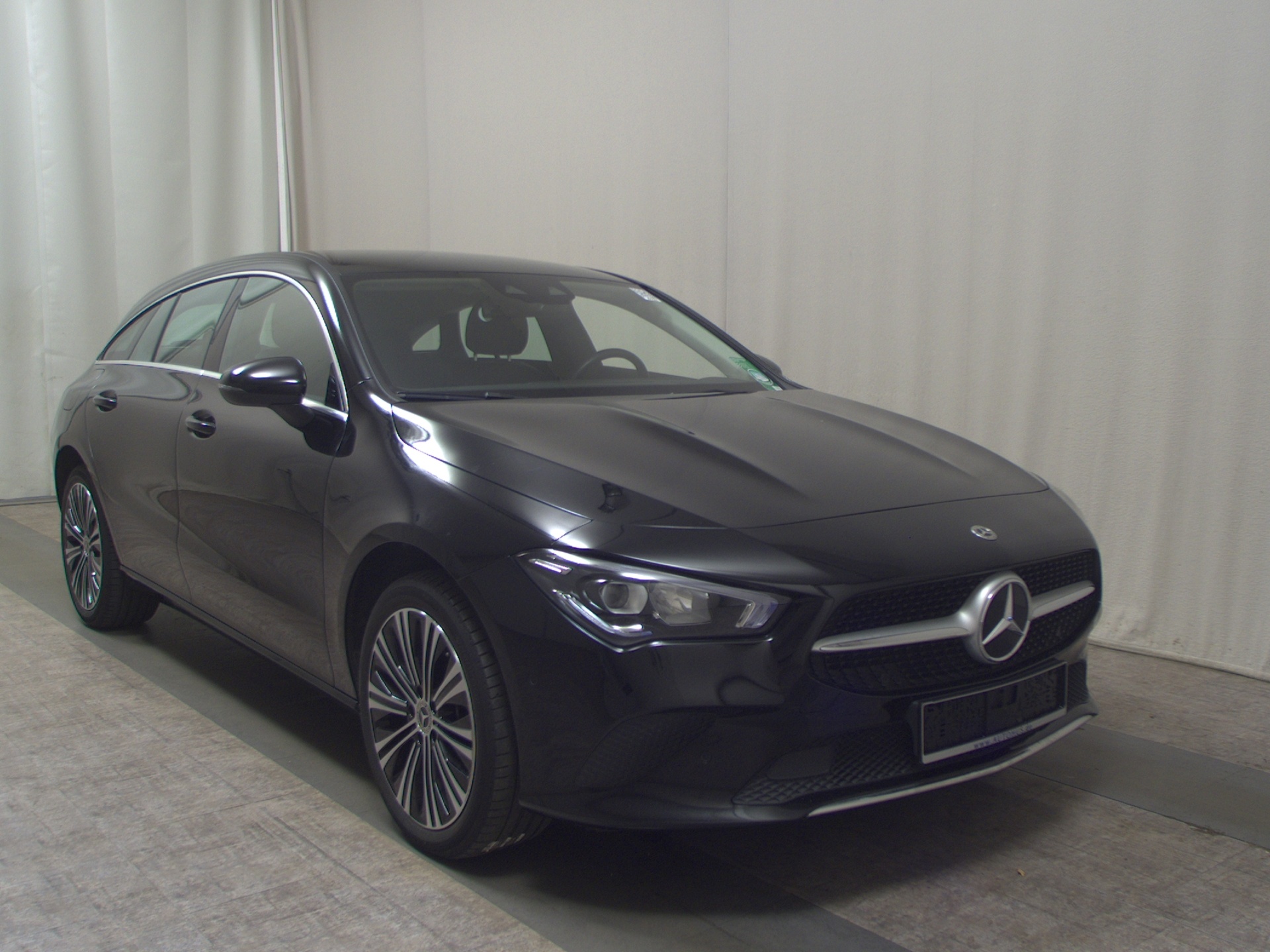 Mercedes-Benz CLA 250 Shooting Brake e Progressive Navi LED 3