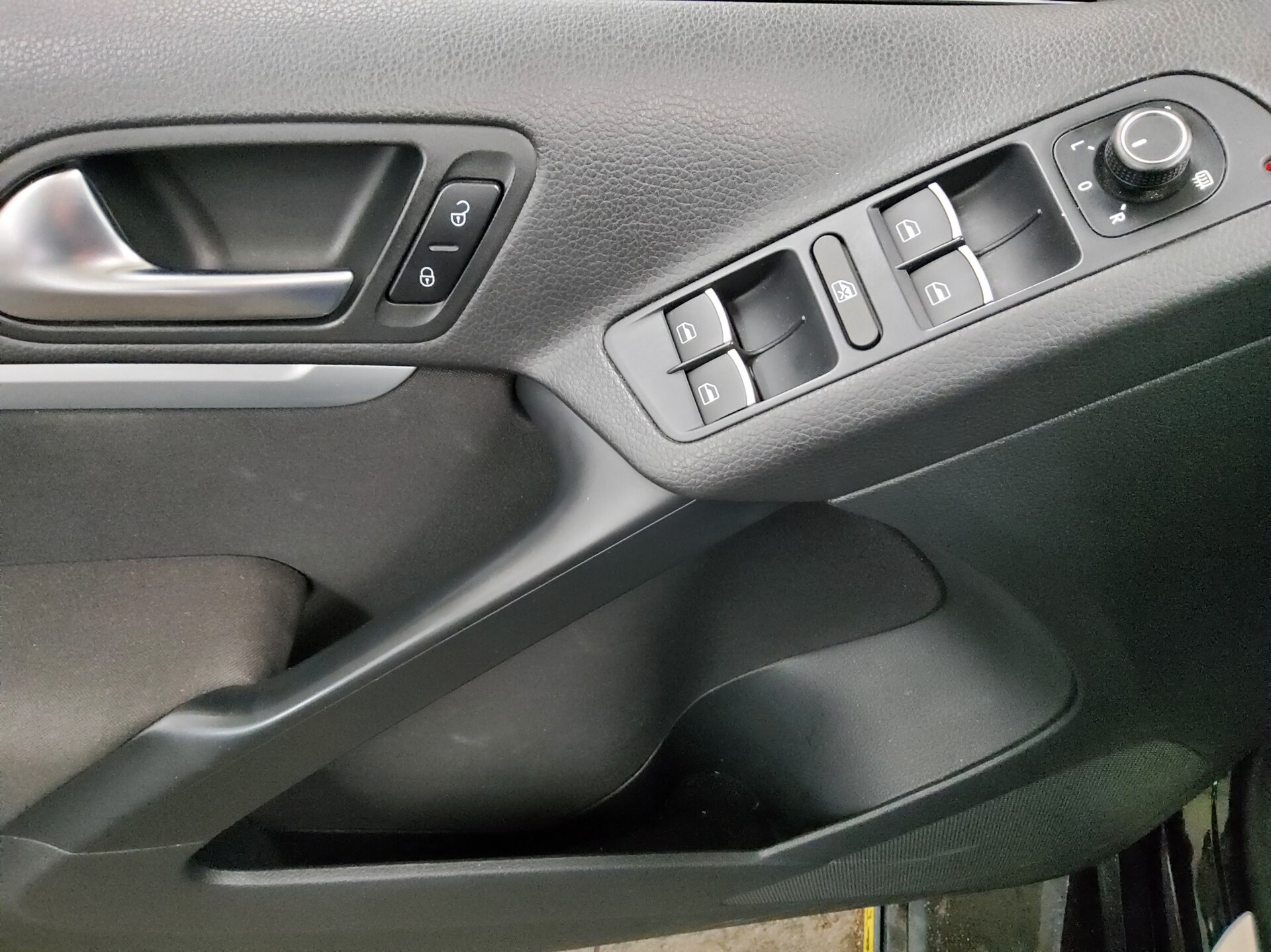 Volkswagen Tiguan 1.4 TSI Lounge Navi RFK Shz 9