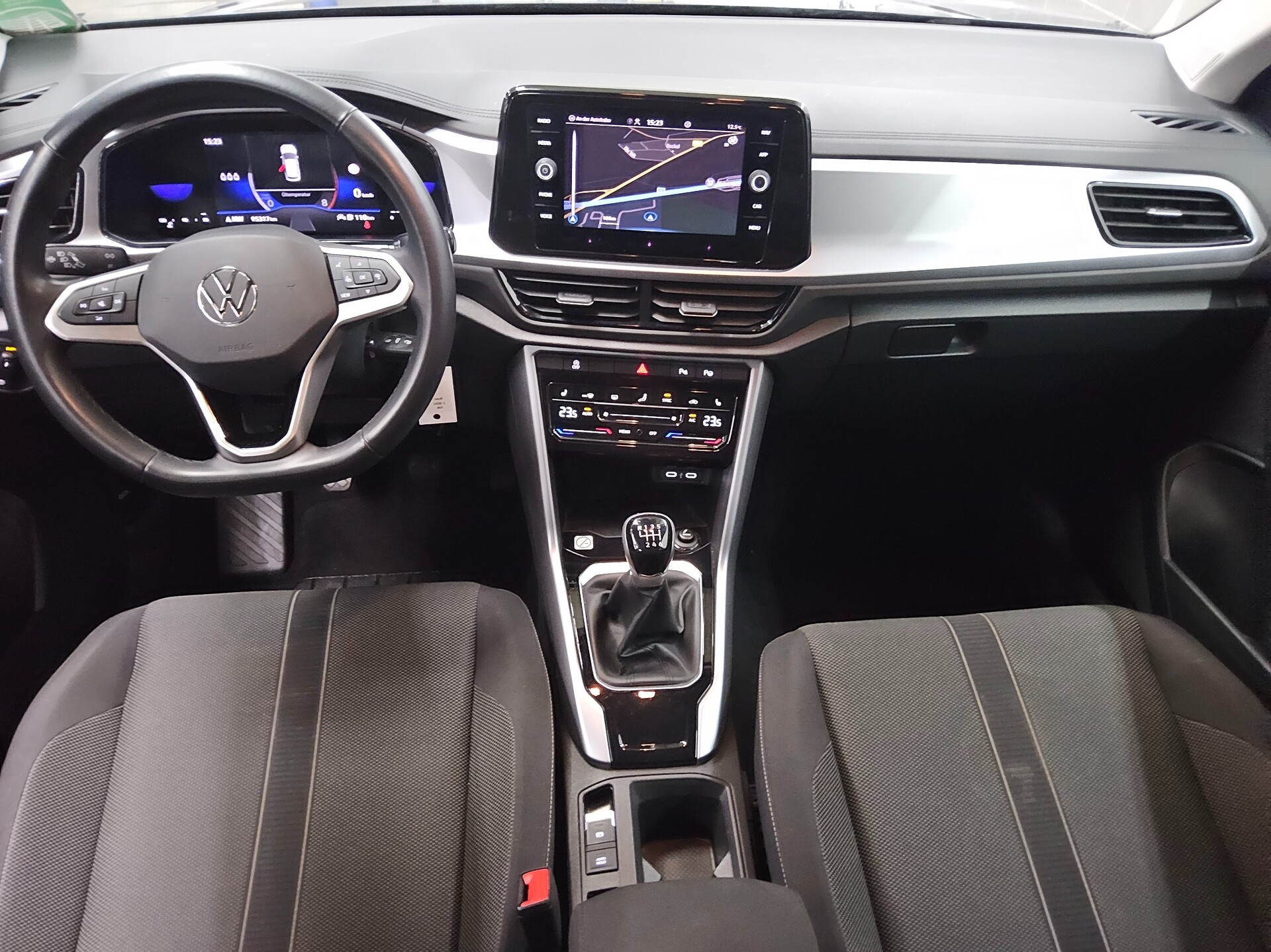 Volkswagen T-Roc 1.0 TSI Life Navi LED AID PDC Shz 5