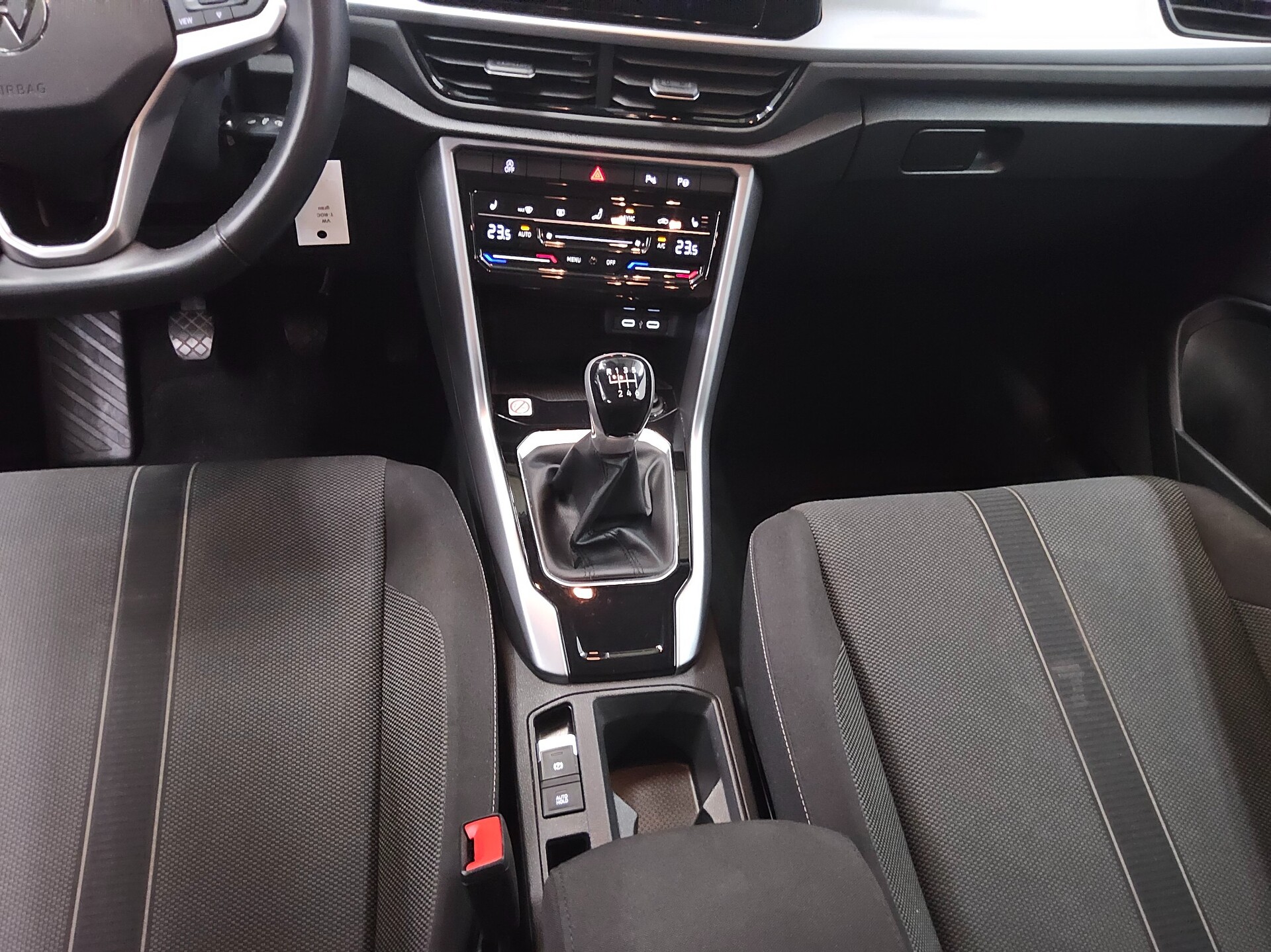 Volkswagen T-Roc 1.0 TSI Life Navi LED AID PDC Shz 6