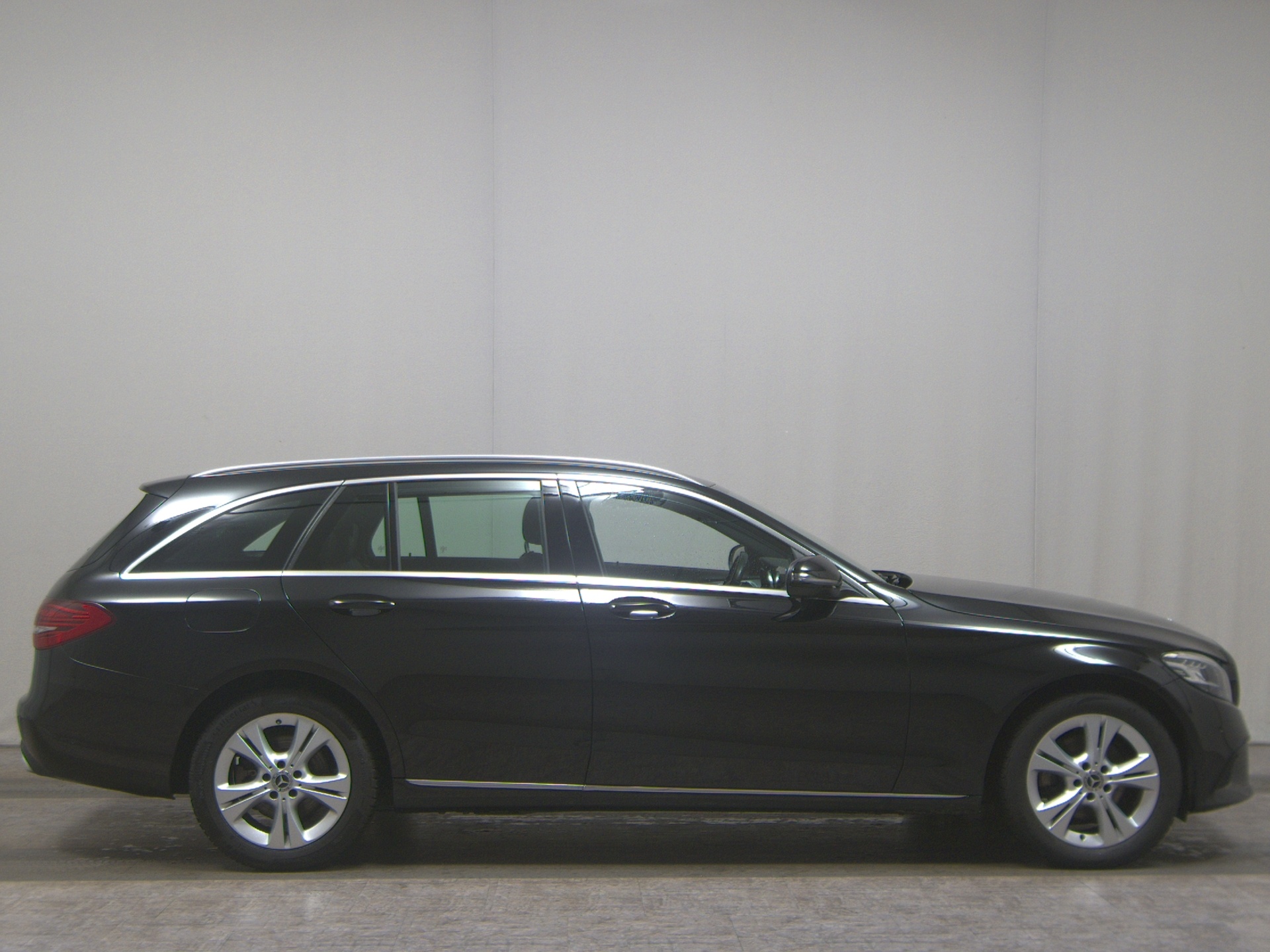 Mercedes-Benz C 220 T d Avantgarde Navi LED Shz PDC RfK