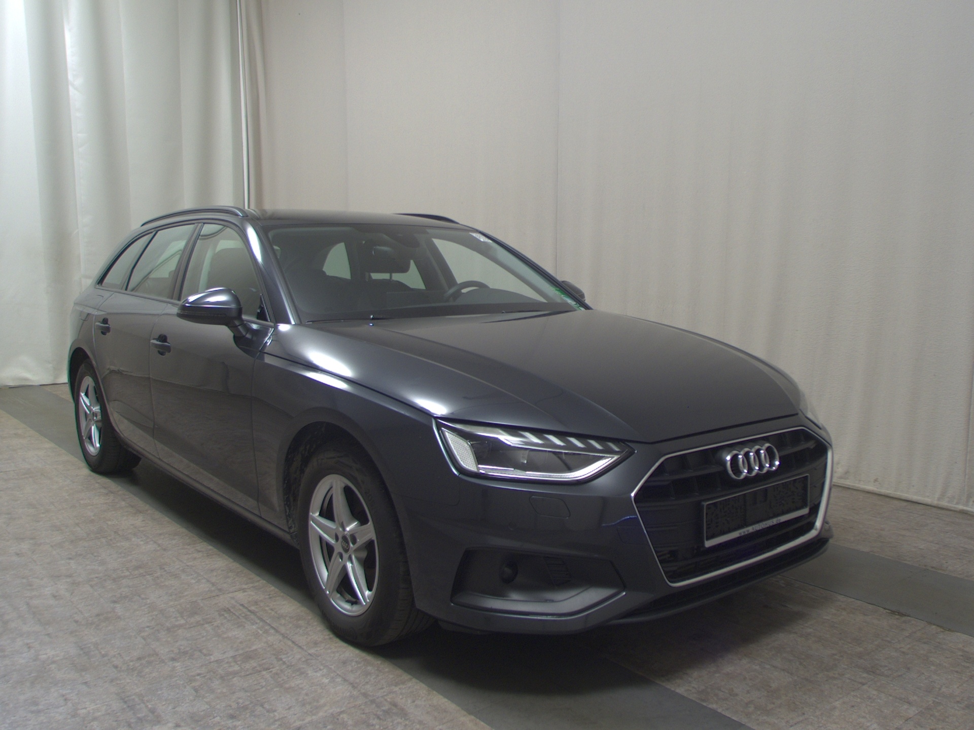 Audi A4 Avant 35 TFSI Leder Navi Matrix StHzg RFK ACC 3