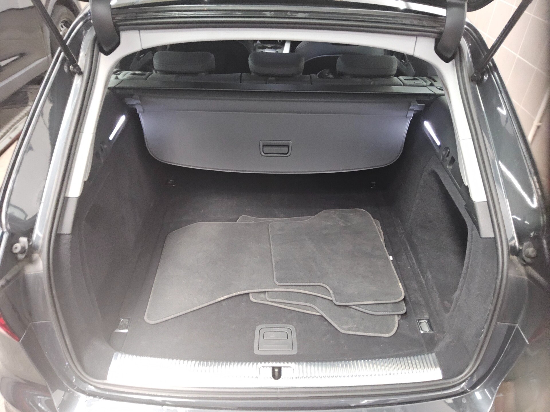 Audi A4 Avant 35 TFSI Leder Navi Matrix StHzg RFK ACC 11